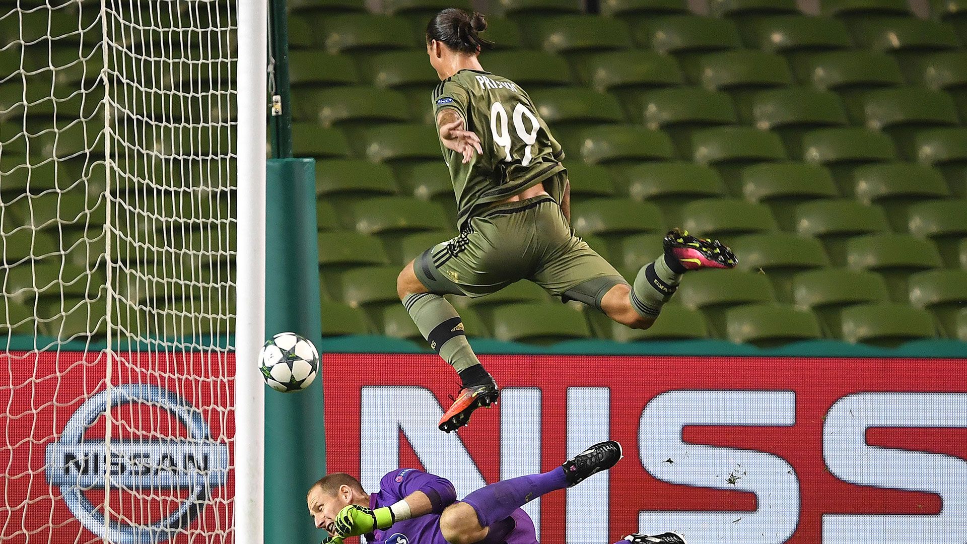 Aleksandar Prijovic Legia Warsaw Dundalk