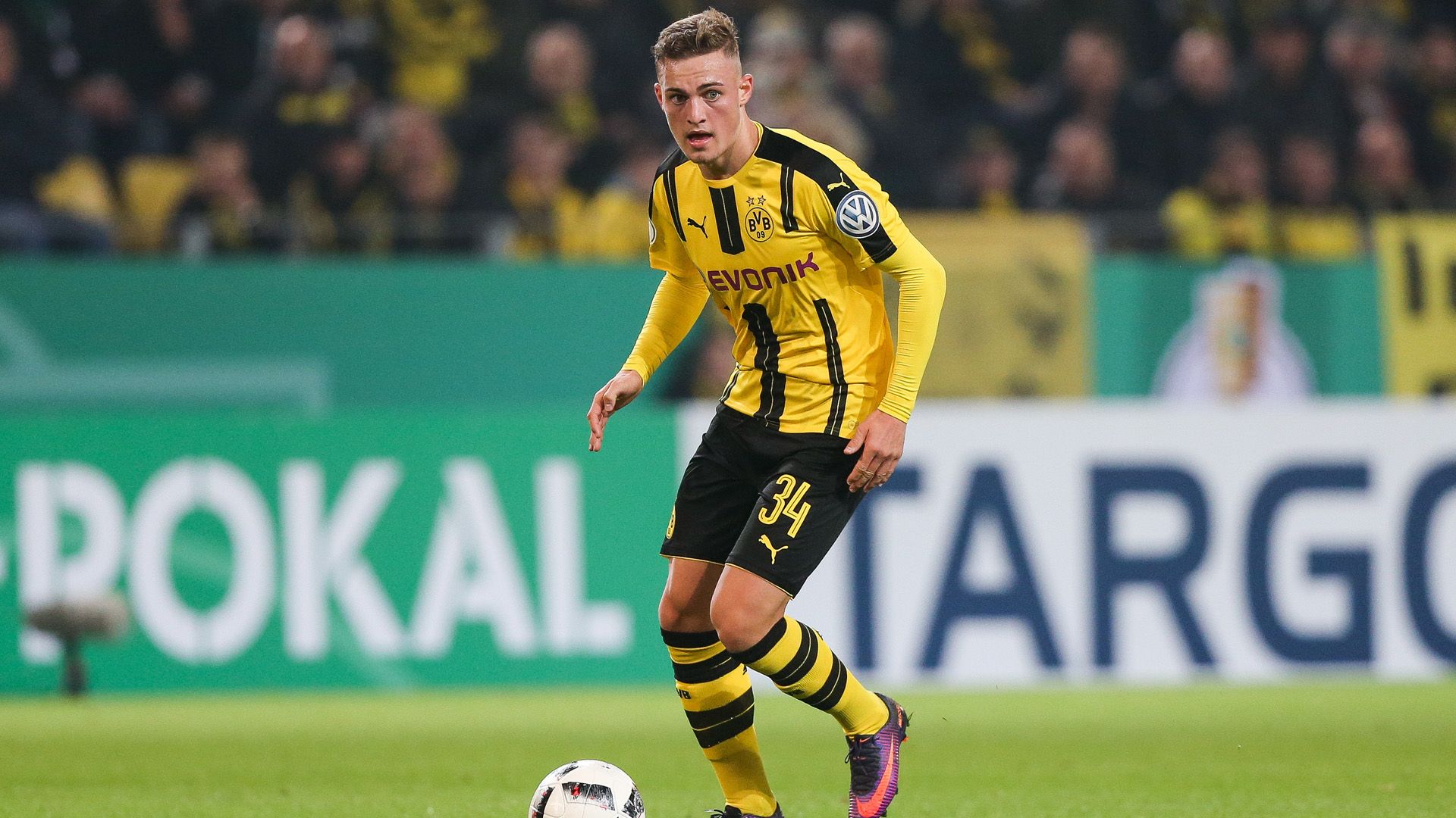 jacob bruun larsen borussia dortmund bundesliga