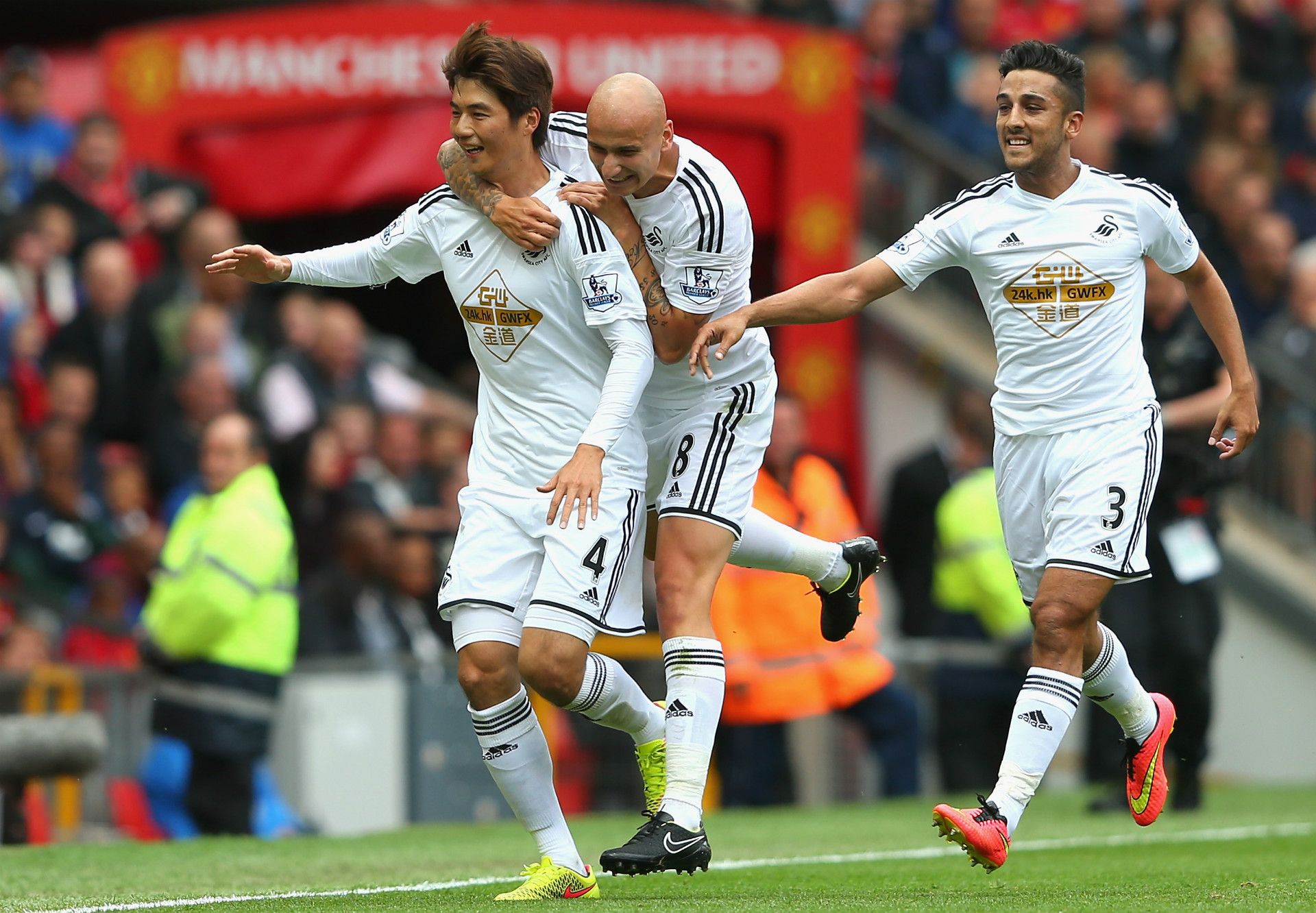 Ki Sung Yeung Jonjo Shelvey Neil Taylor Manchester United Swansea City 16082014