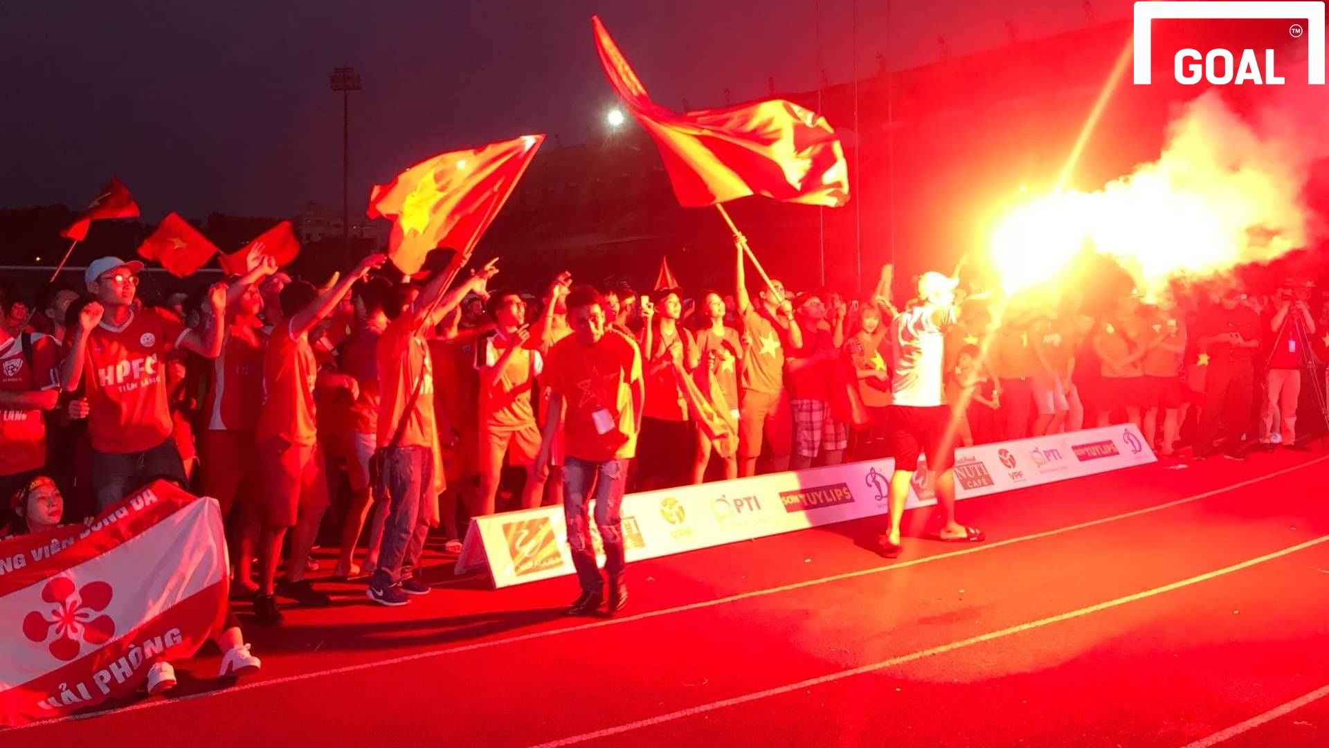 CĐV Olympic Việt Nam tại Hải Phòng 2