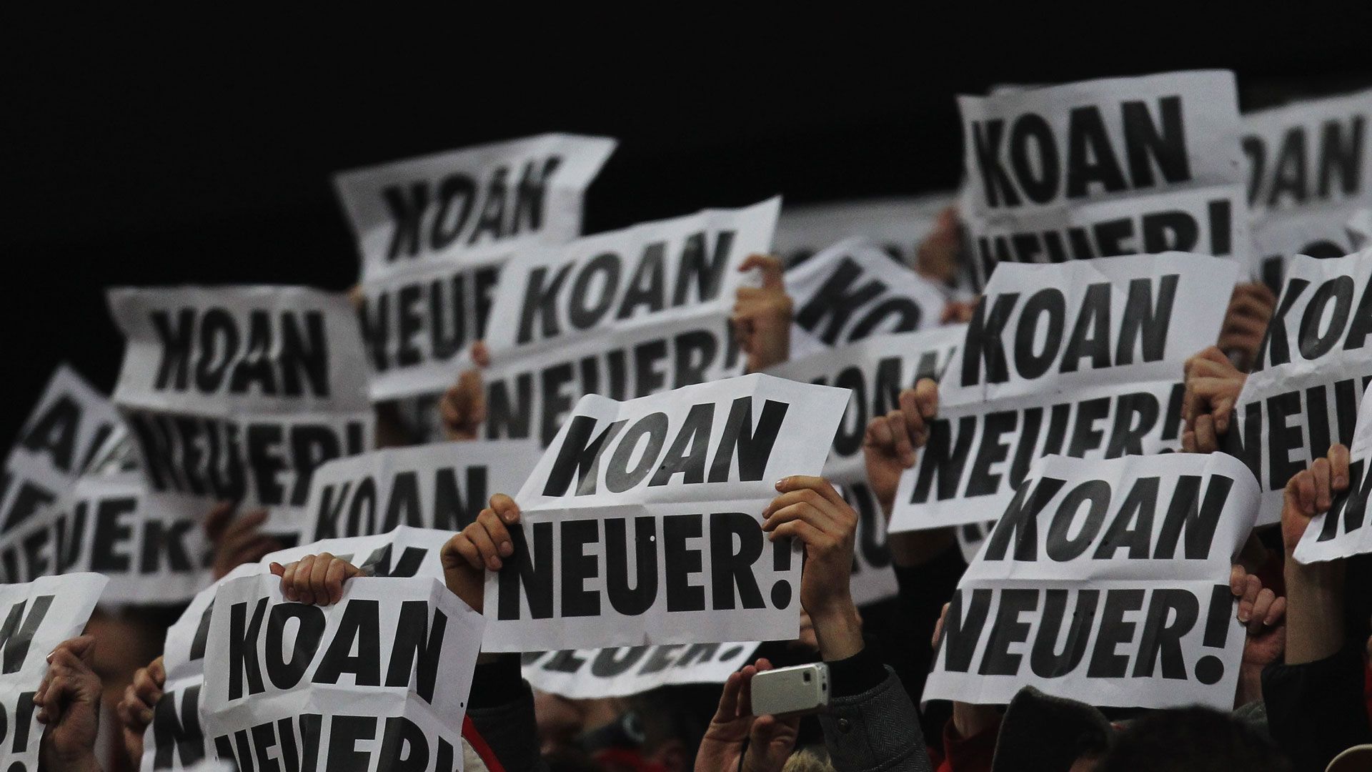 Koan Neuer DFB-Pokal Schalke 04 Bayern Munich München 02032011