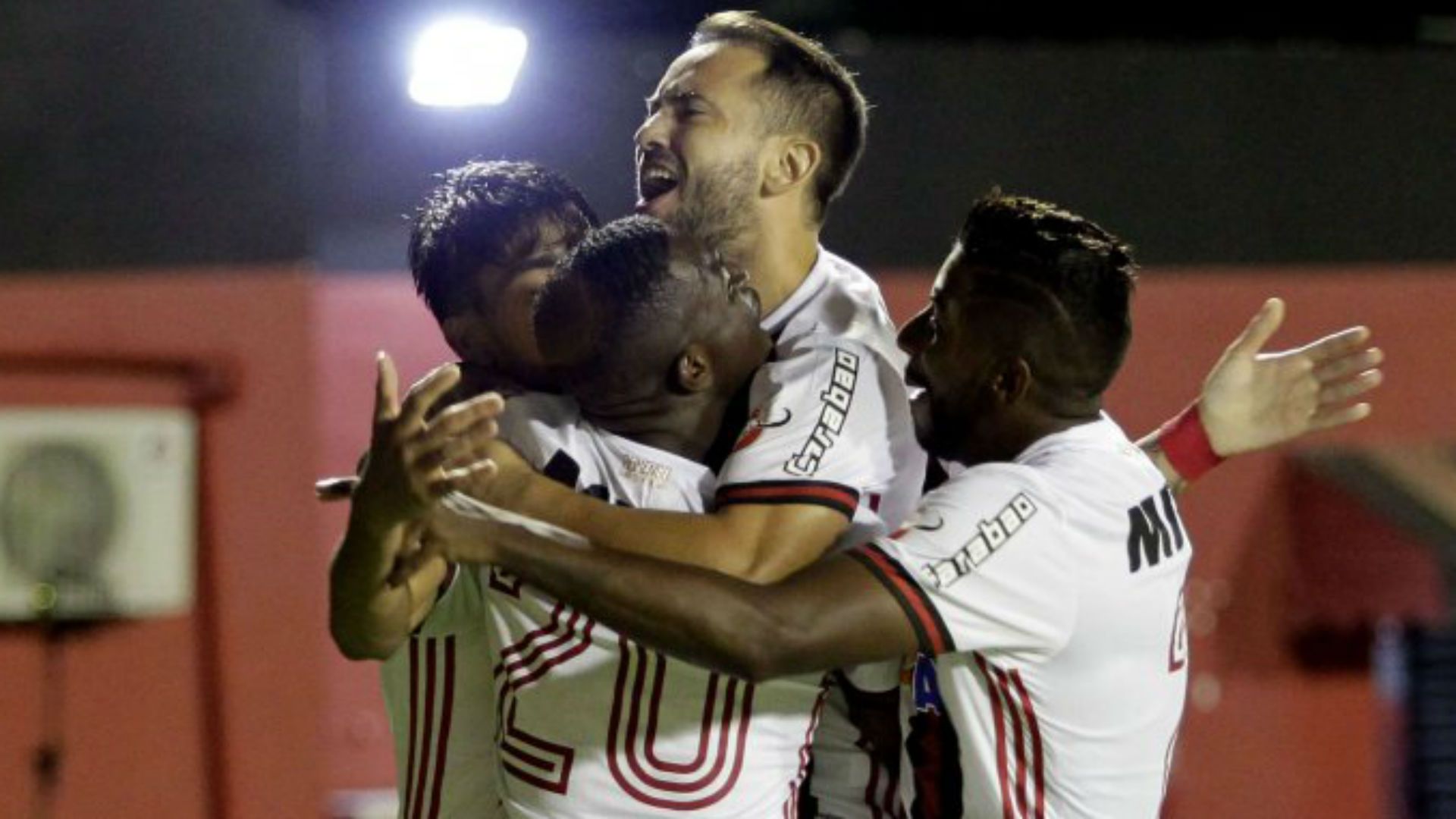 Flamengo Vitória Brasileirão 14 04 2018