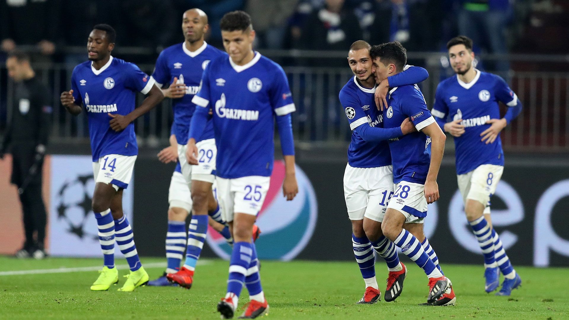 Schalke 04 celebration Champions League 11122018