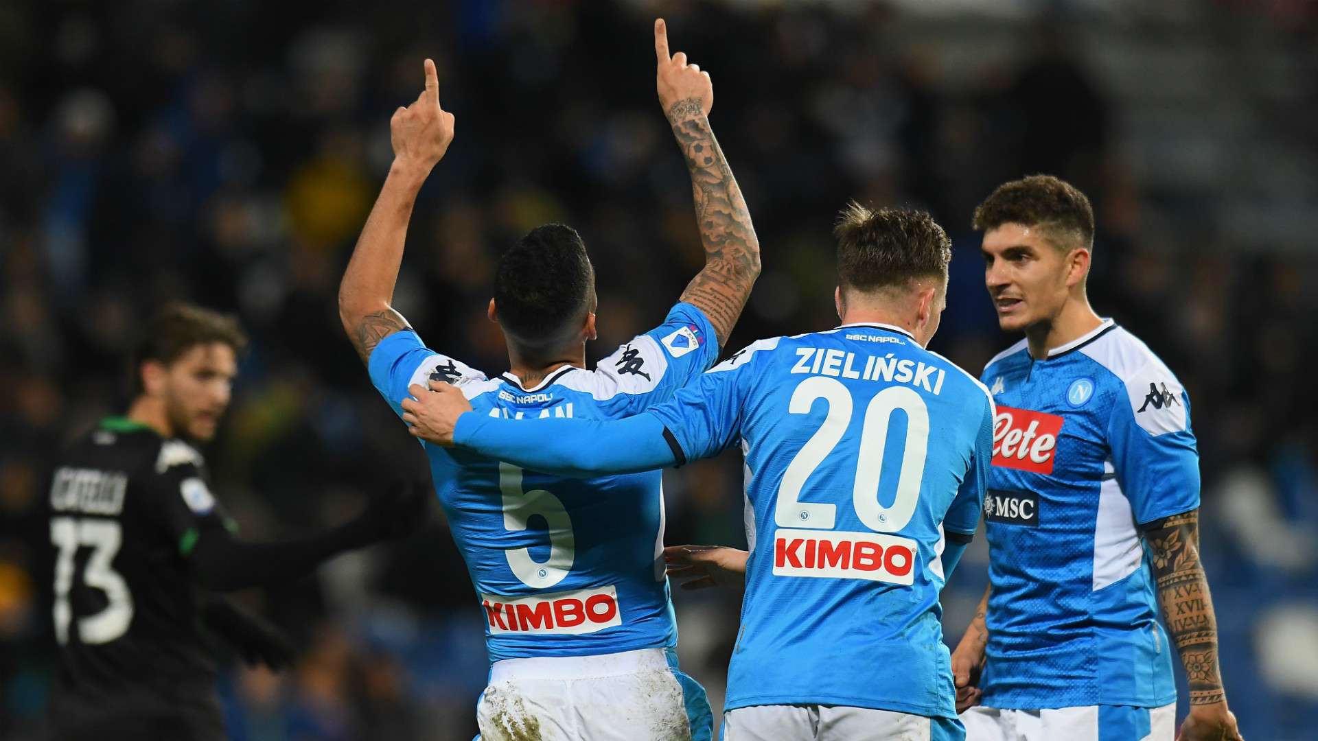 Napoli celebrating Sassuolo