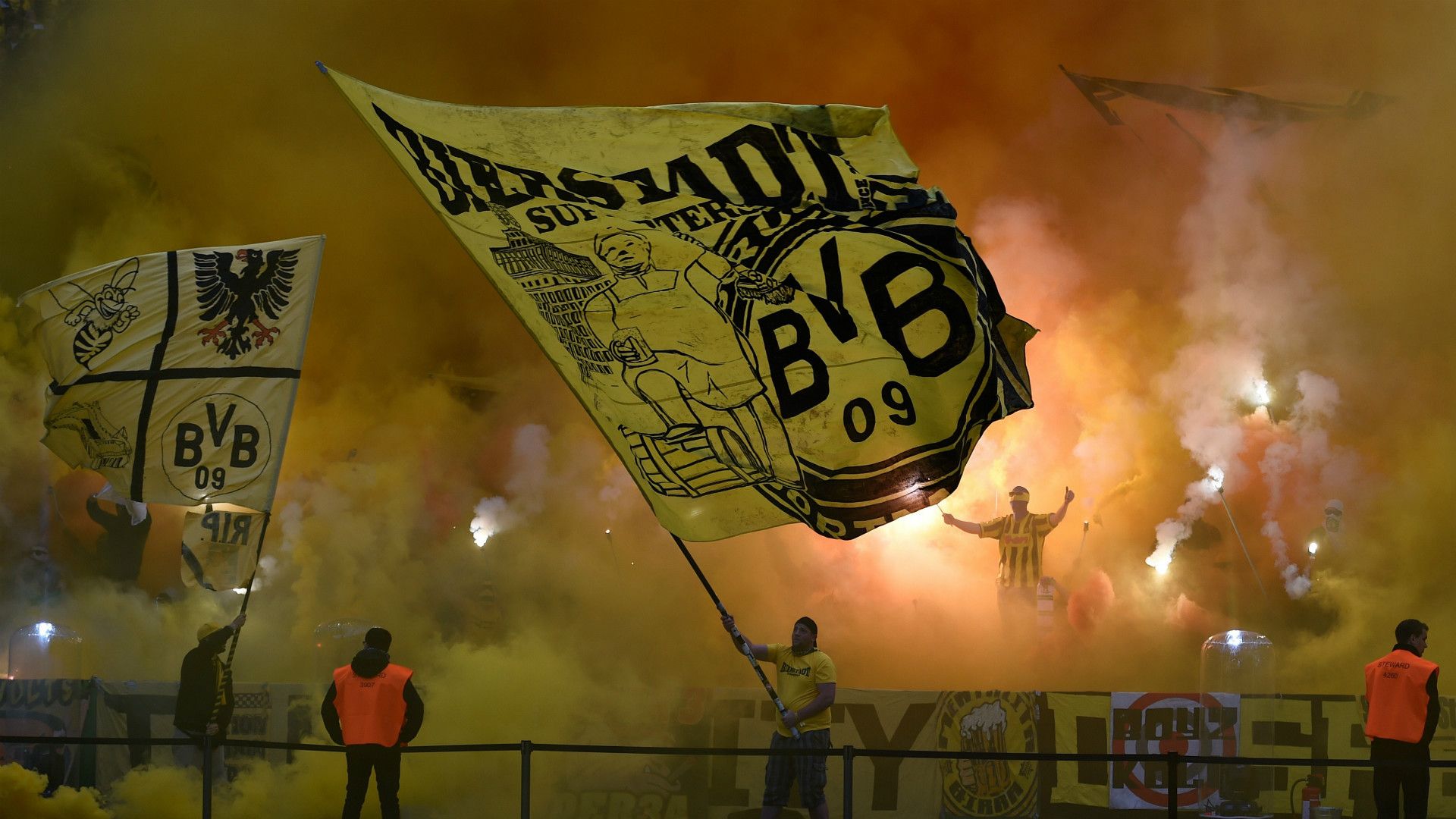 Fans Borussia Dortmund VfL Wolfsburg DFB Pokal 30052015
