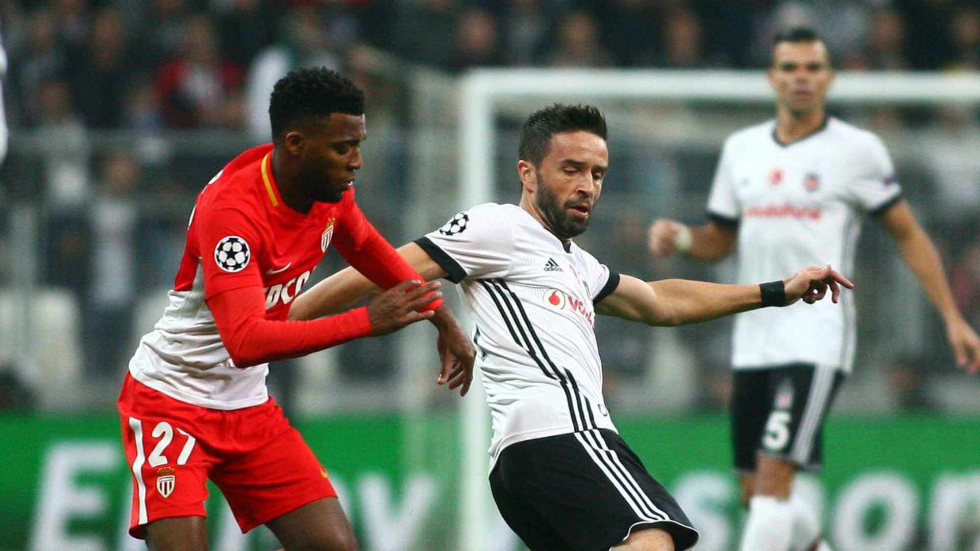 Thomas Lemar Gokhan Gonul Besiktas Monaco UCL 11012017