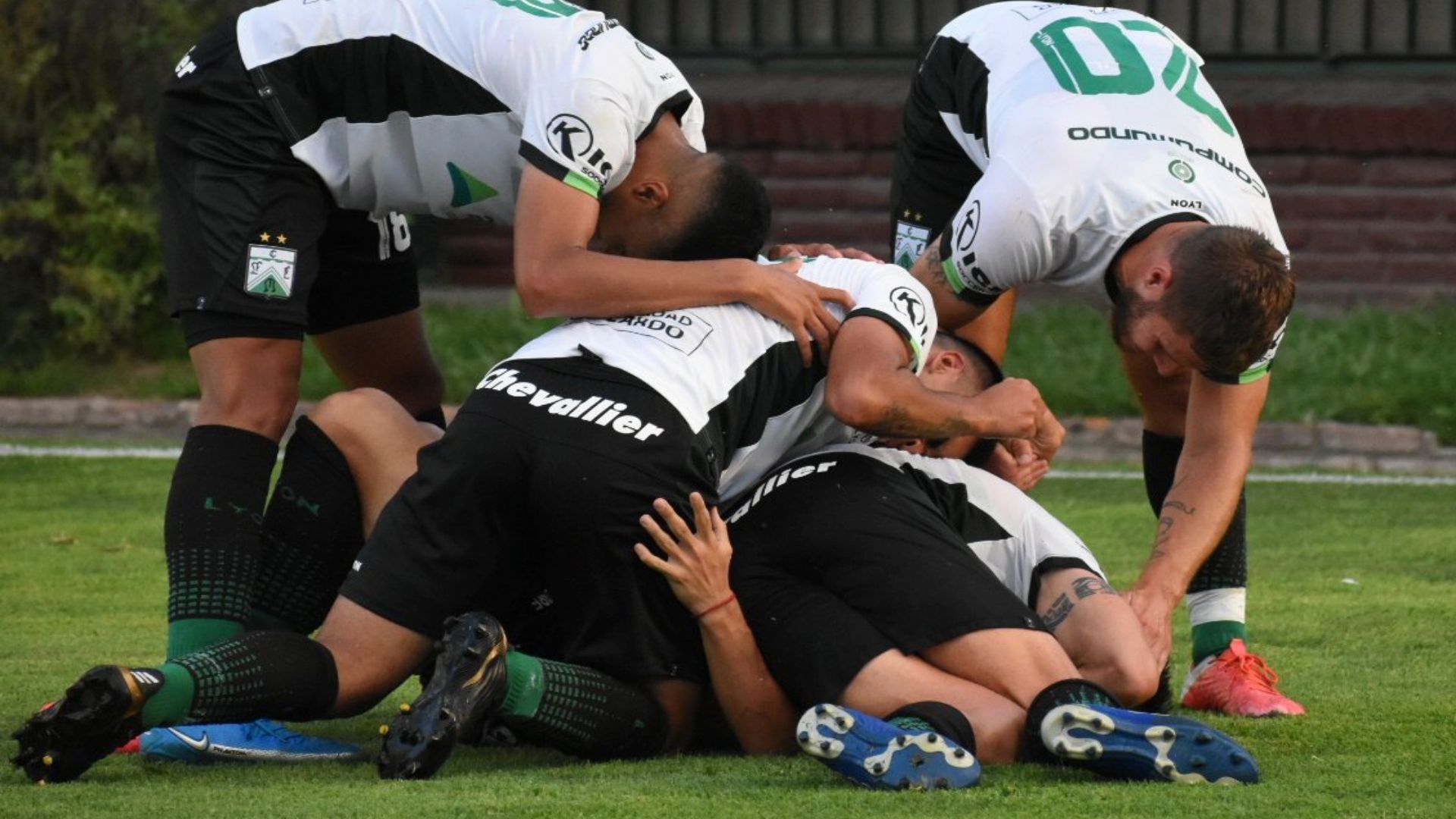 Ferro Santamarina Primera nacional 081121