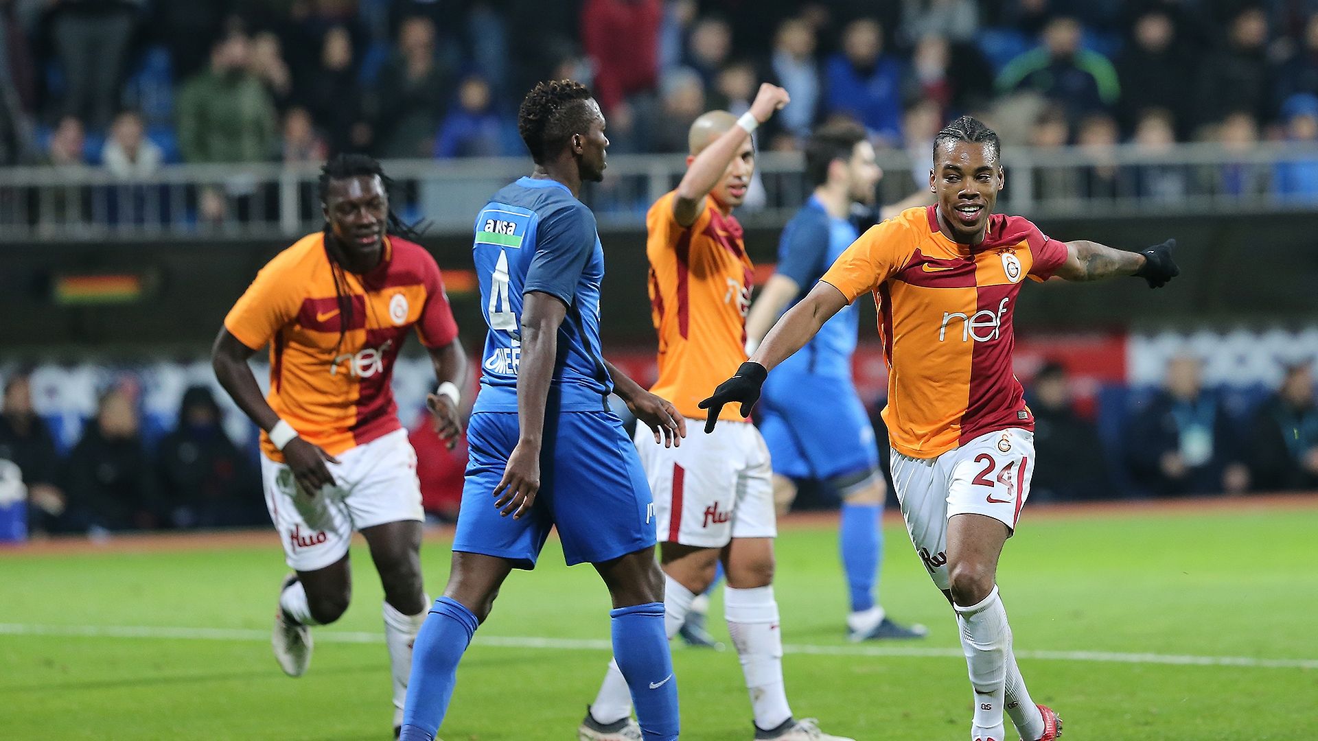 Galatasaray goal celebration Kasimpasa Garry Rodrigues Bafetimbi Gomis Sofiane Feghouli 02182018