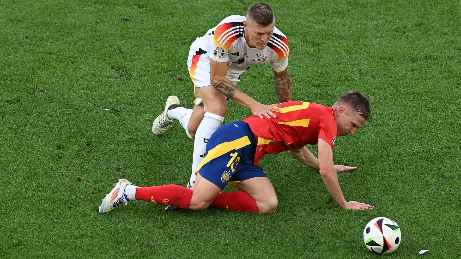 Toni Kroos Dani Olmo