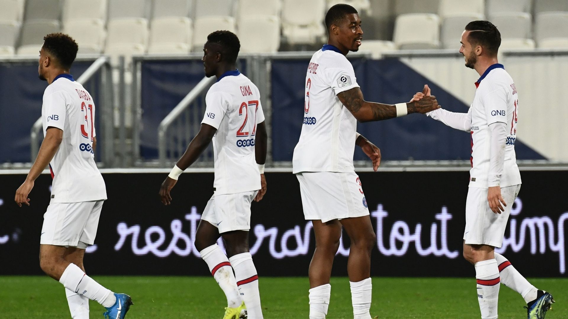 PSG celebrate Sarabia goal vs Bordeaux 2020-21