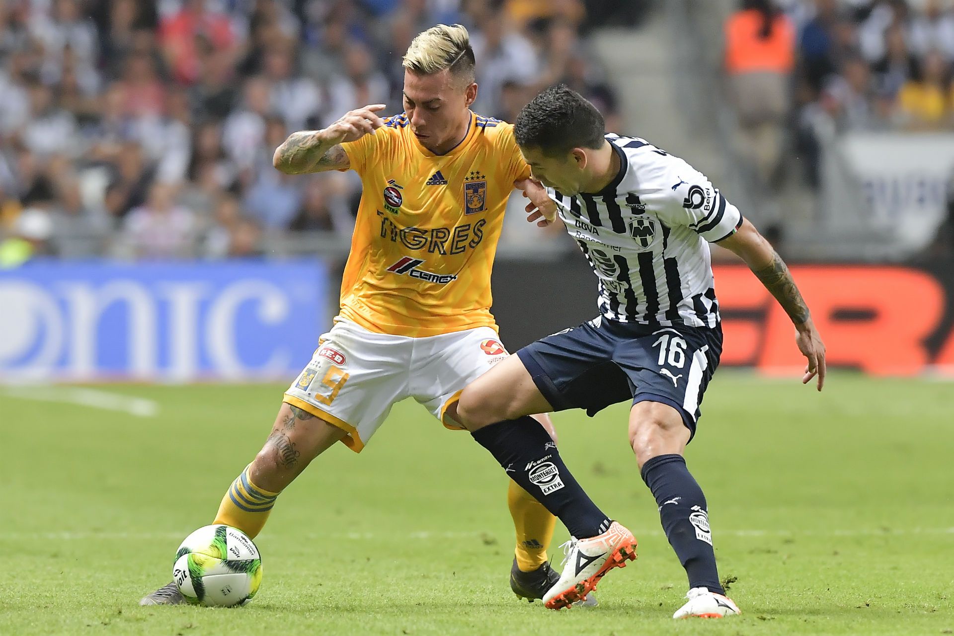 Monterrey Tigres Eduardo Vargas Celso Ortiz