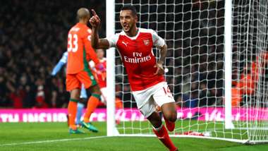 Walcott Arsenal Swansea