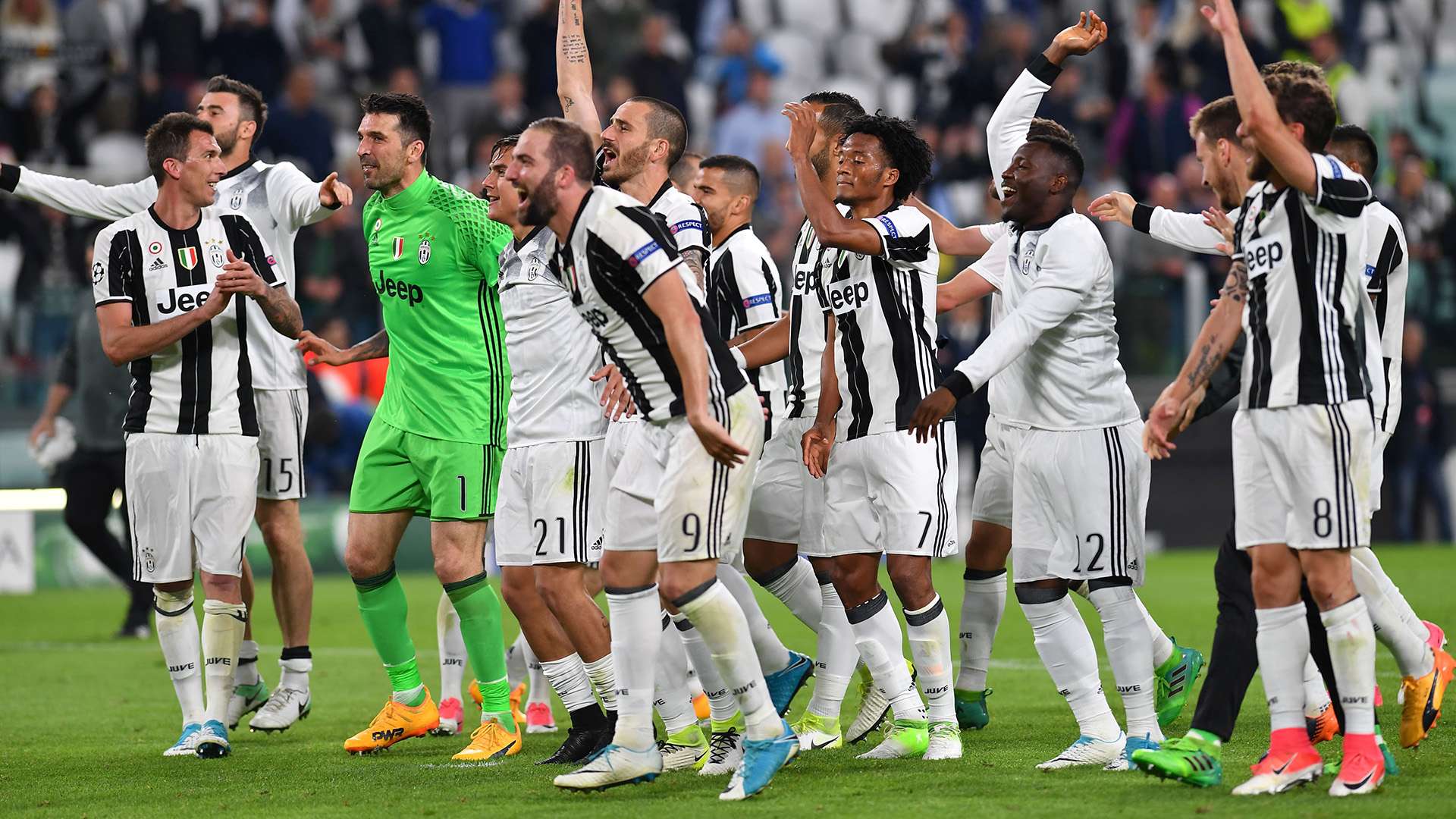 Juventus celebrating vs Monaco