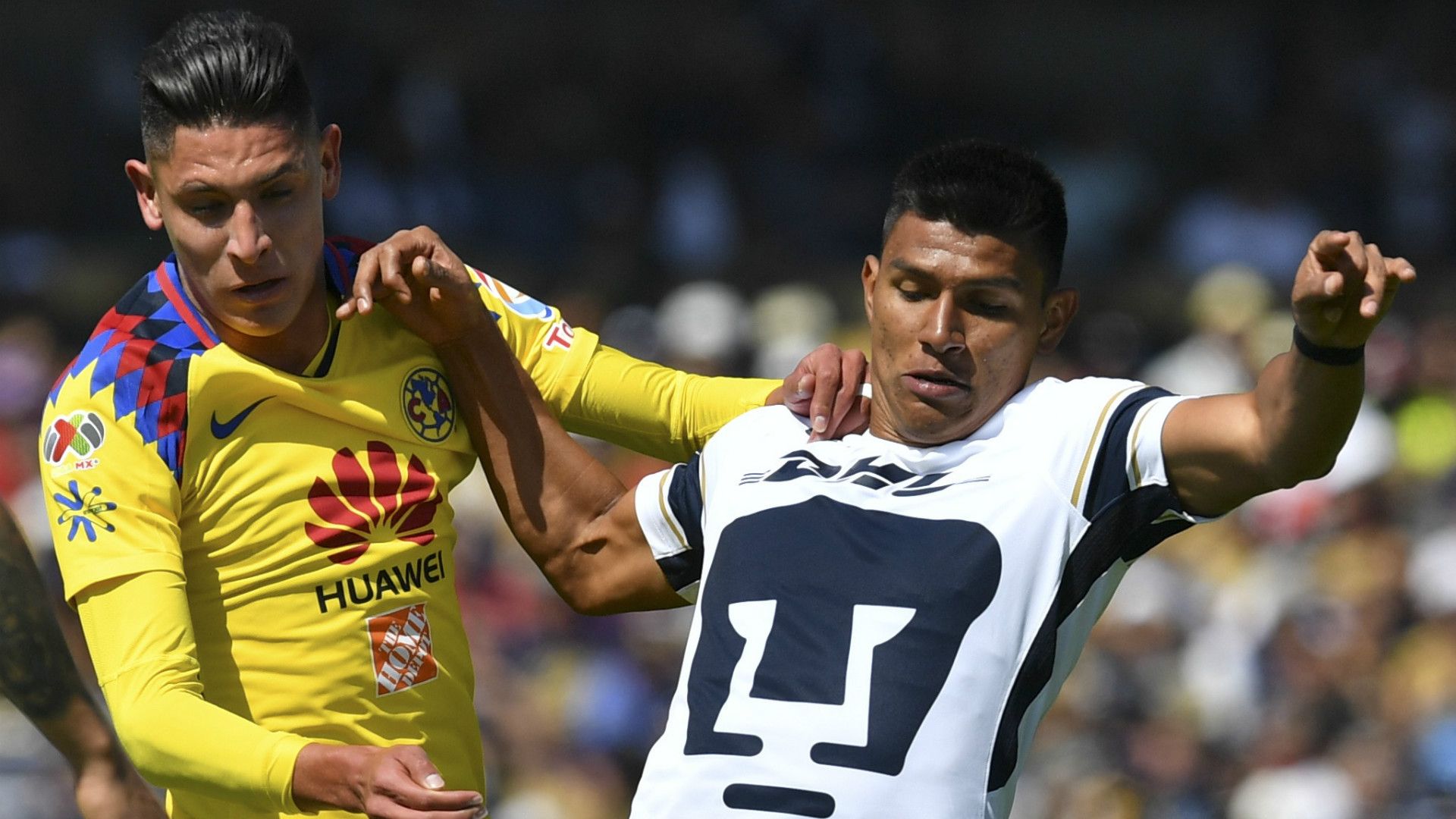 Edson Alvarez Club America Jesus Gallardo Pumas
