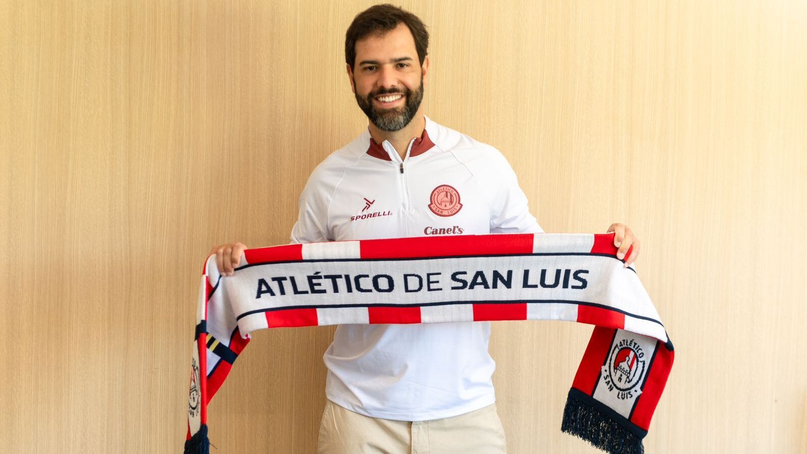 Ex-auxiliar de André Jardine, Gustavo Leal é o novo técnico do Atlético San Luis