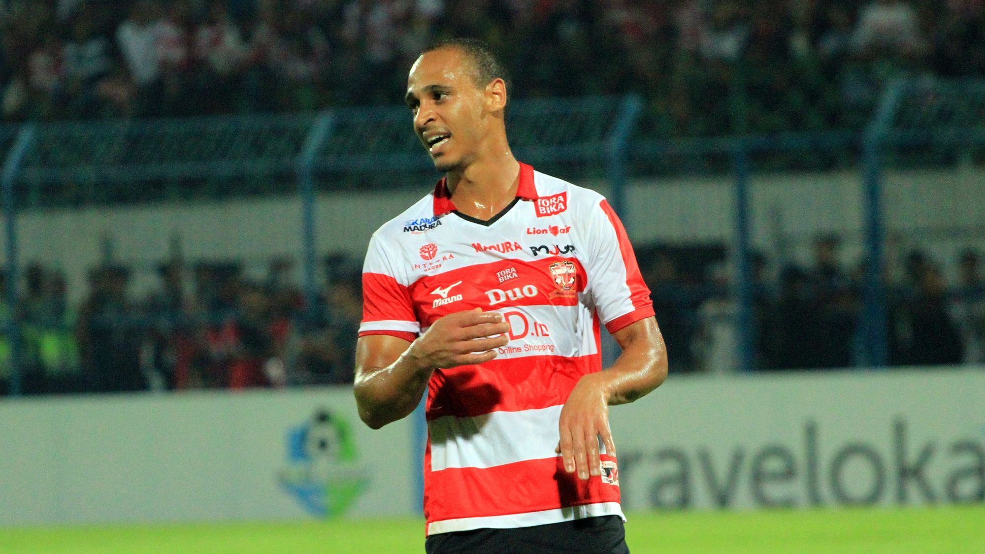 Peter Odemwingie - Madura United