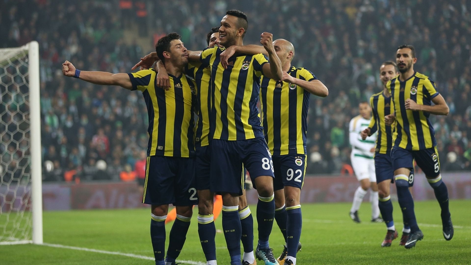 Fenerbahce goal celebration 8122017