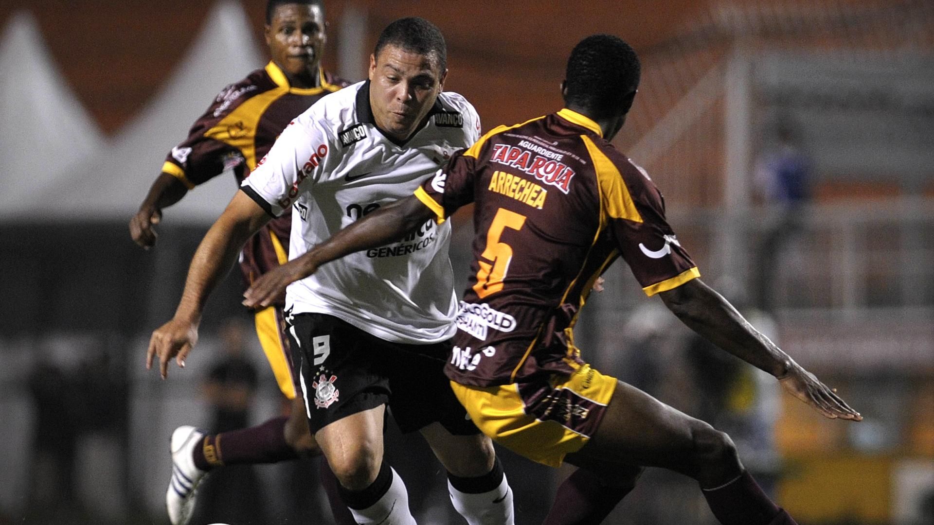 Corinthians x Tolima pela pré-Libertadores 2011, o 'Tolimazo' - na foto, Ronaldo 'Fenômeno'