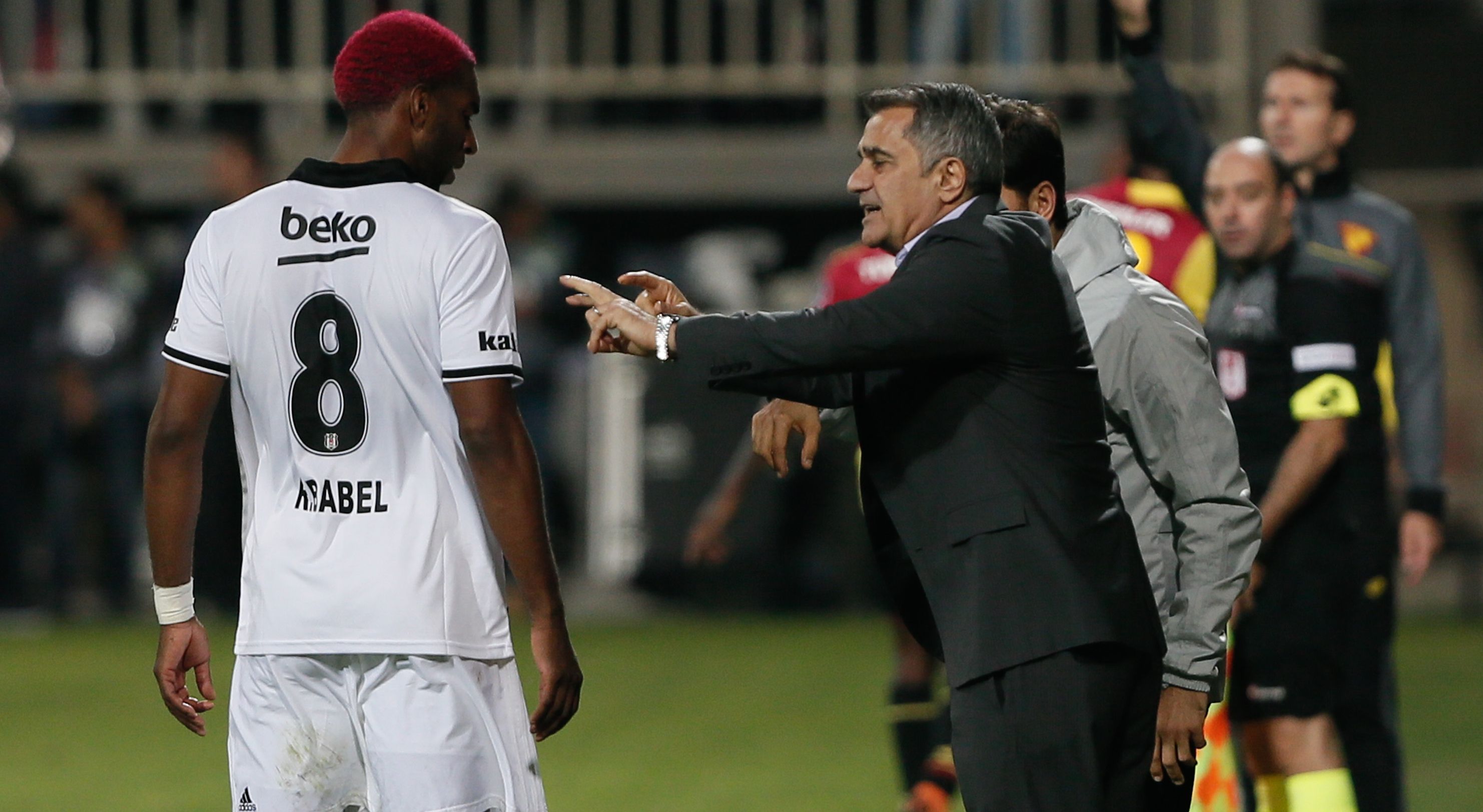 Ryan Babel Senol Gunes Besiktas