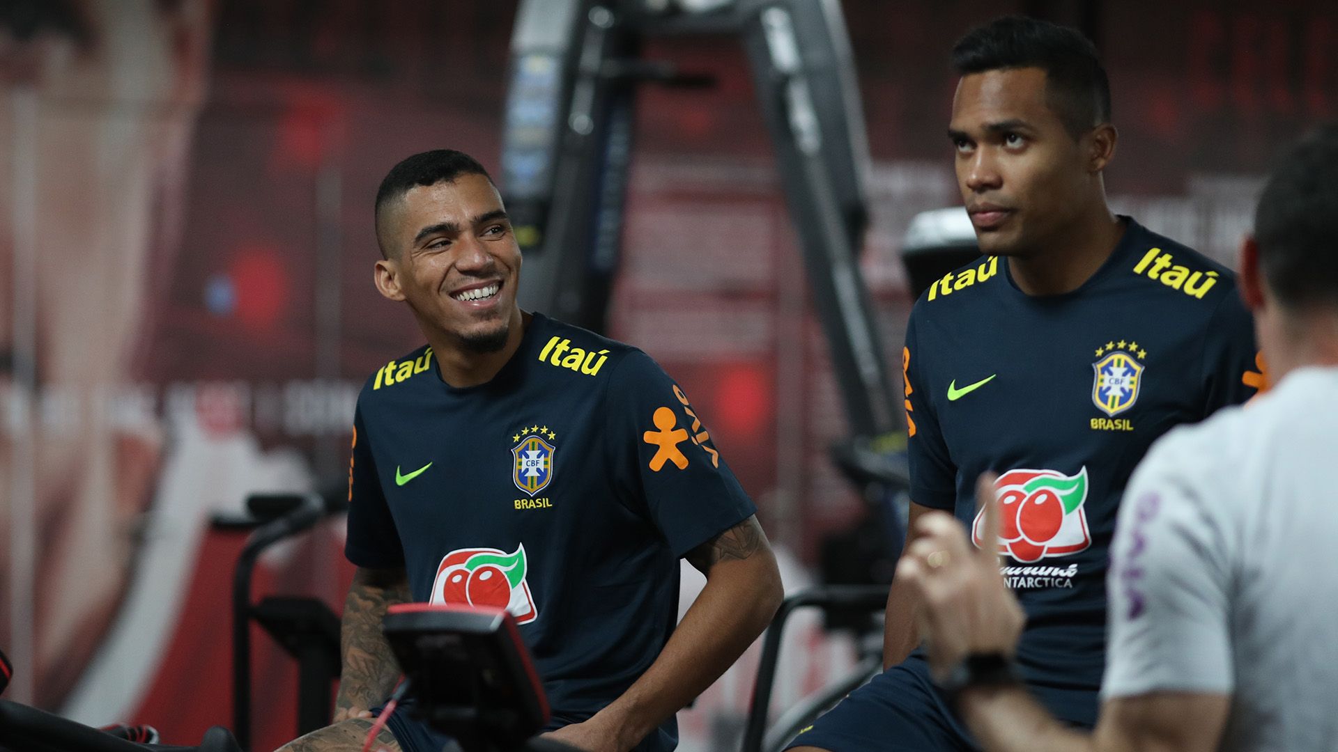 Allan Alex Sandro Brasil treino 12112018