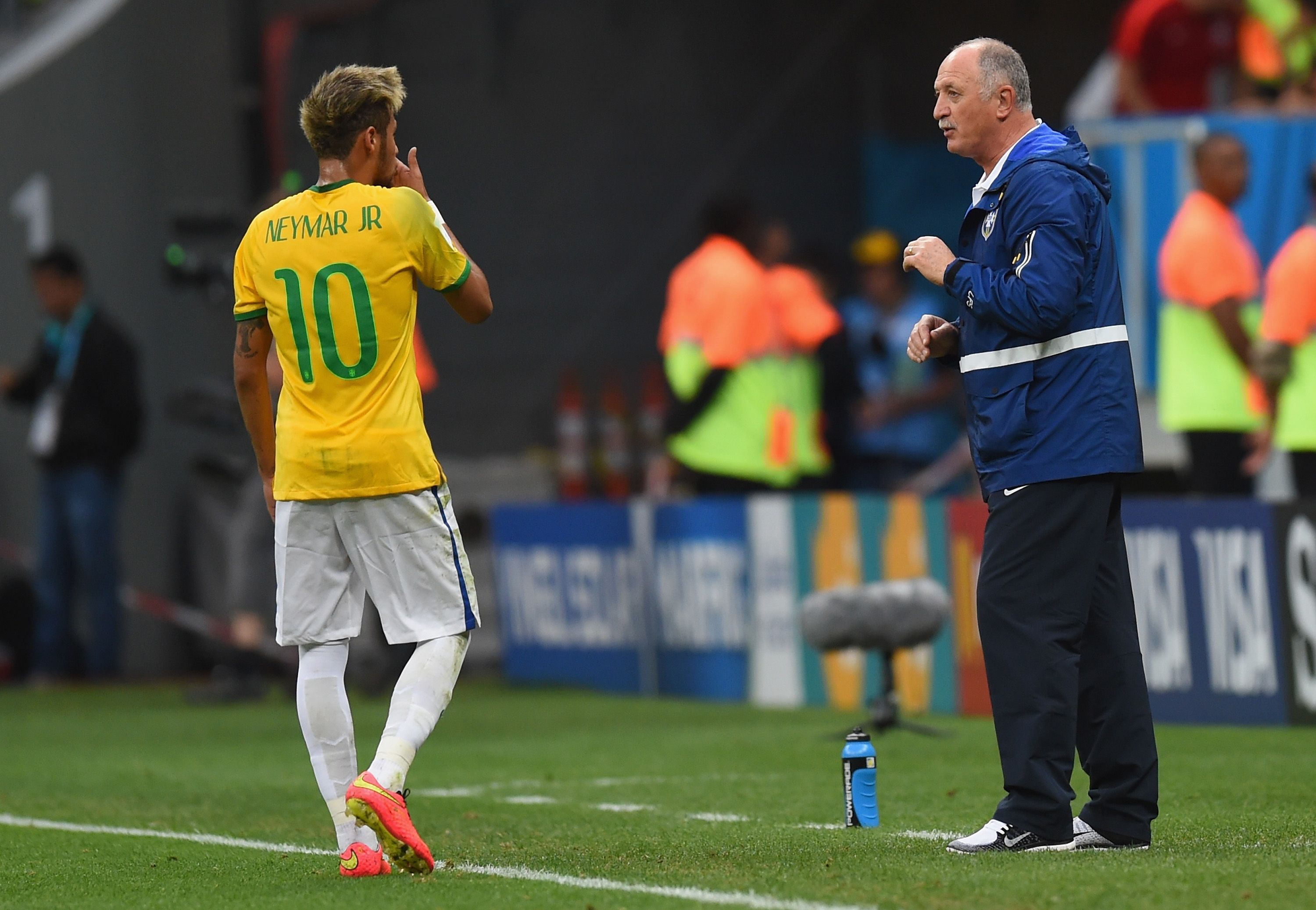 Neymar e Scolari - Cameroon vs Brazil - World Cup 140623