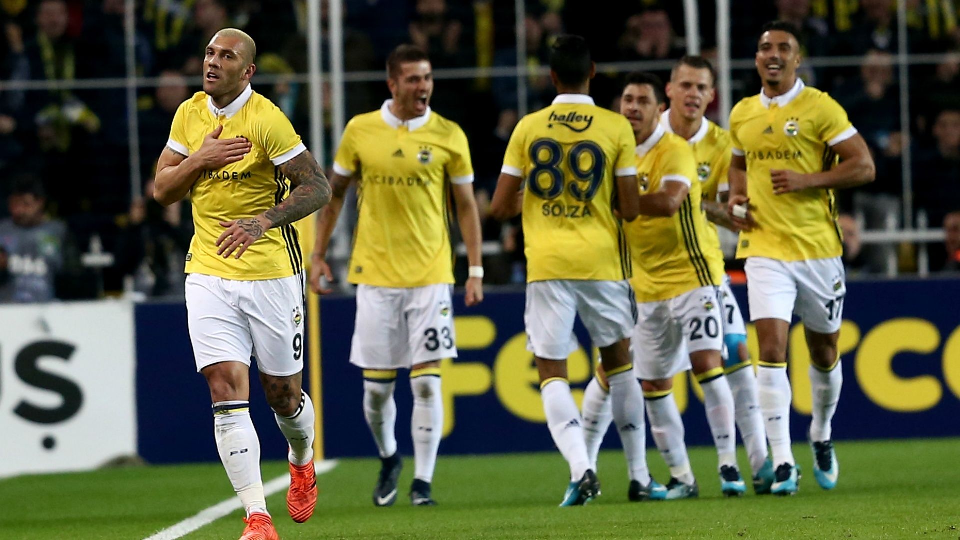 Fernandao Fenerbahce celebration 01202018