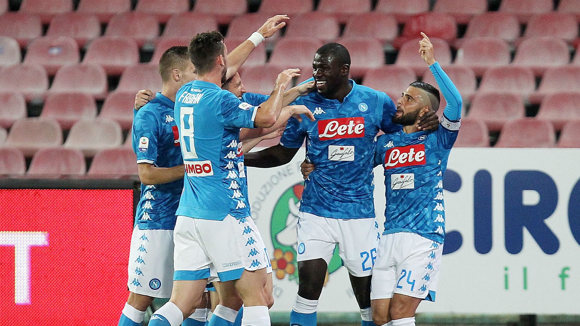 Napoli celebrating Empoli Serie A
