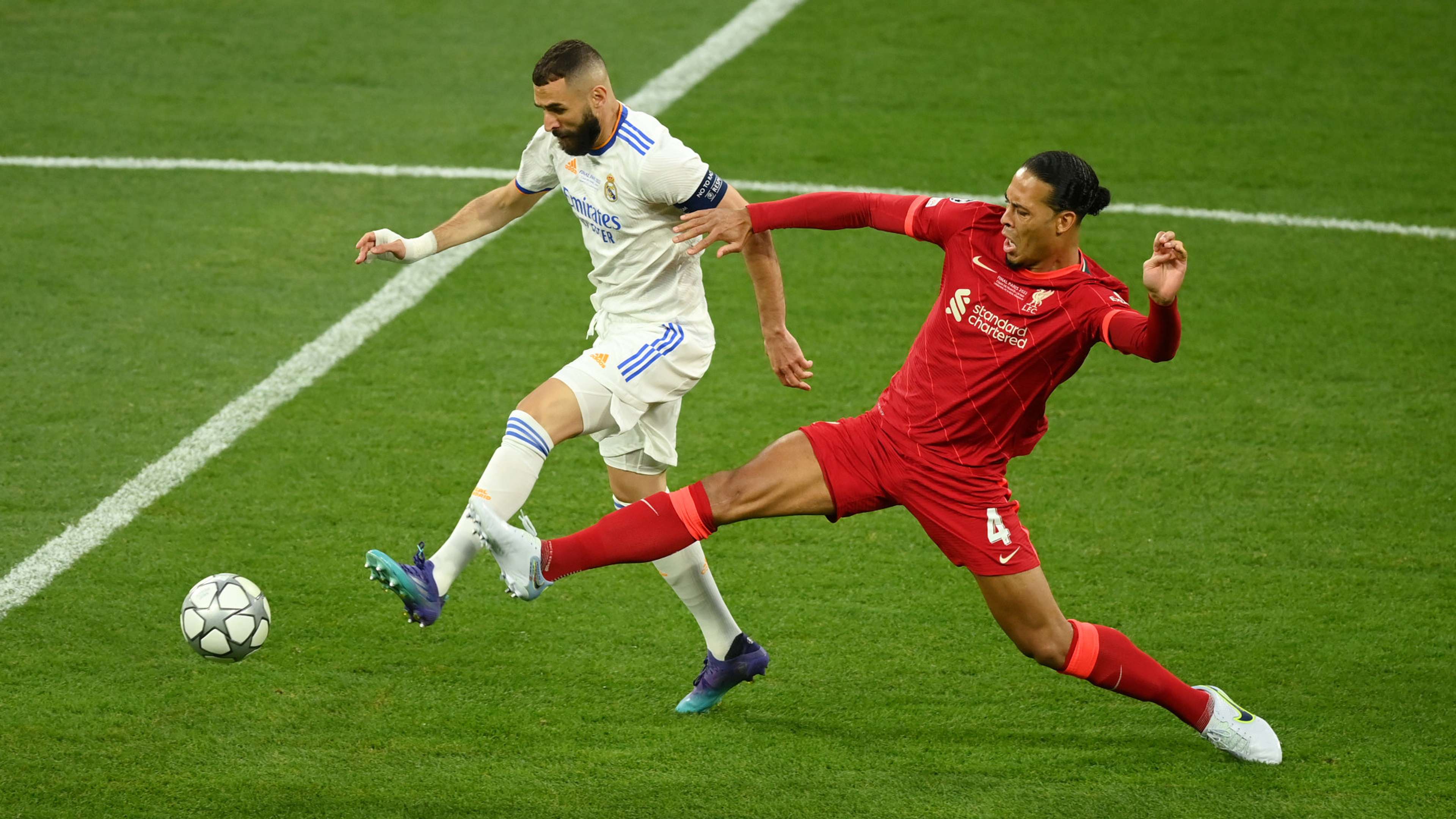 Karim Benzema Virgil Van Dijk Liverpool Real Madrid Champions League Final 2022