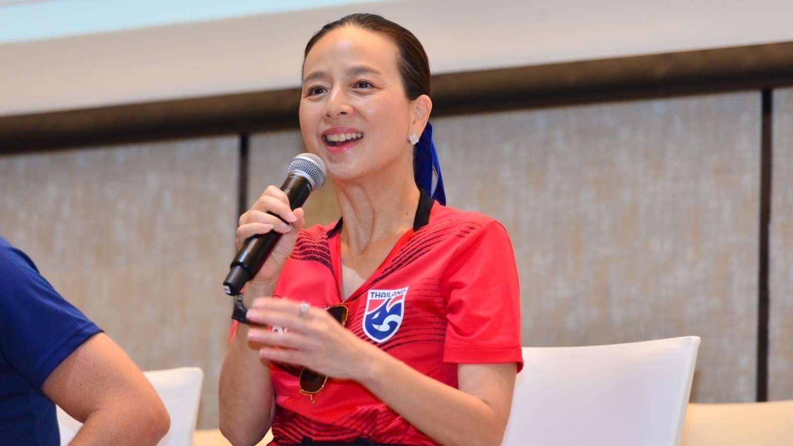 นวลพรรณ ล่ำซำ