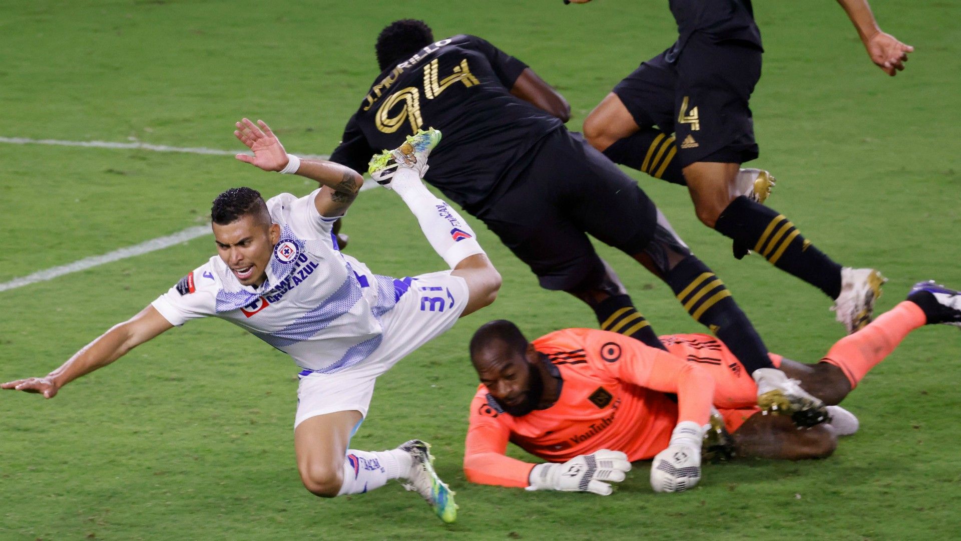 Orbelin Pineda Kenneth Vermeer LAFC vs Cruz Azul