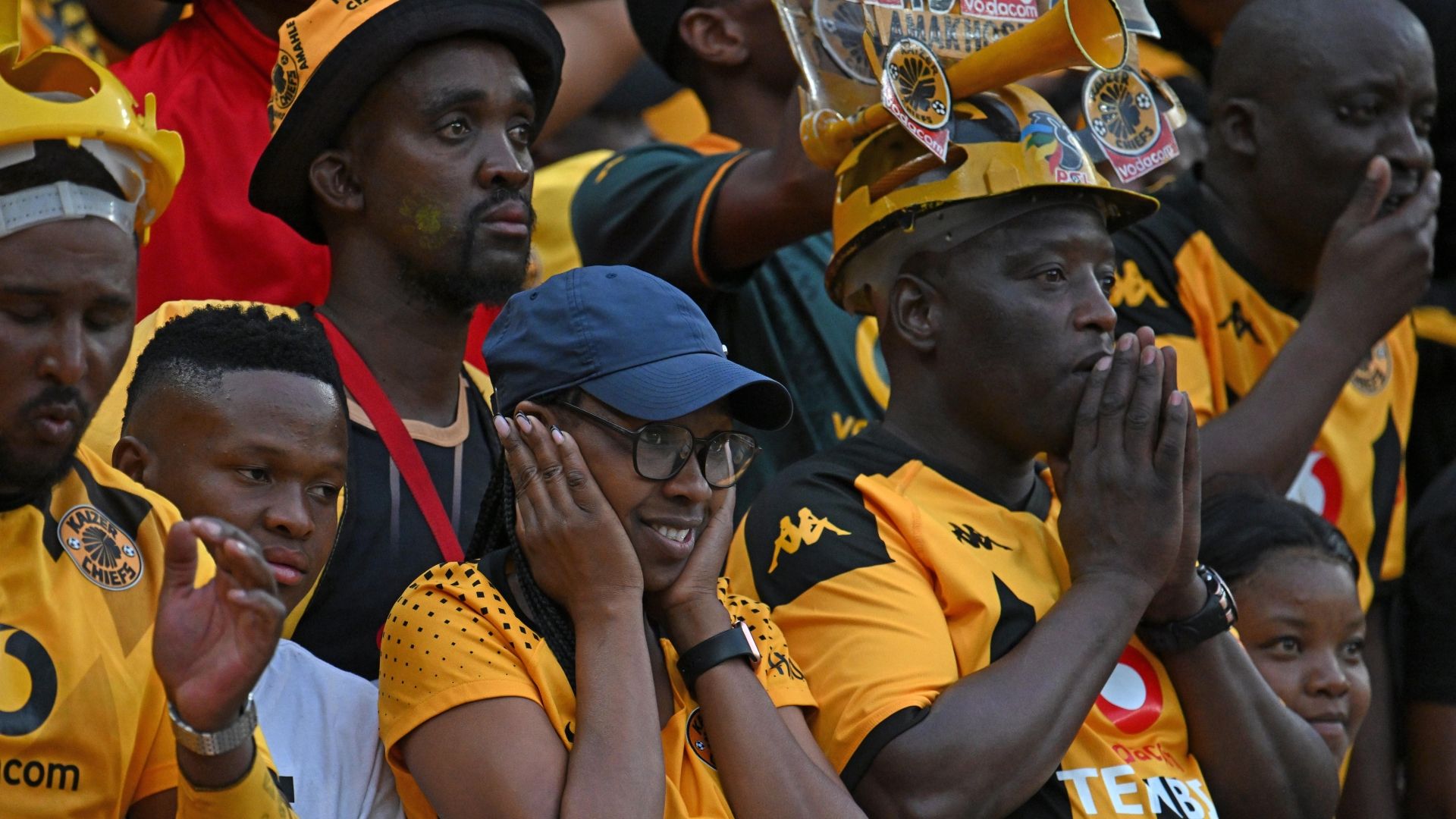 Kaizer Chiefs handed another fine for spectator misbehaviour after  humiliating Mamelodi Sundowns defeat as PSL prosecutor highlights problem  in SA football - 'Orlando Pirates suffered the same fate' | Goal.com South  Africa