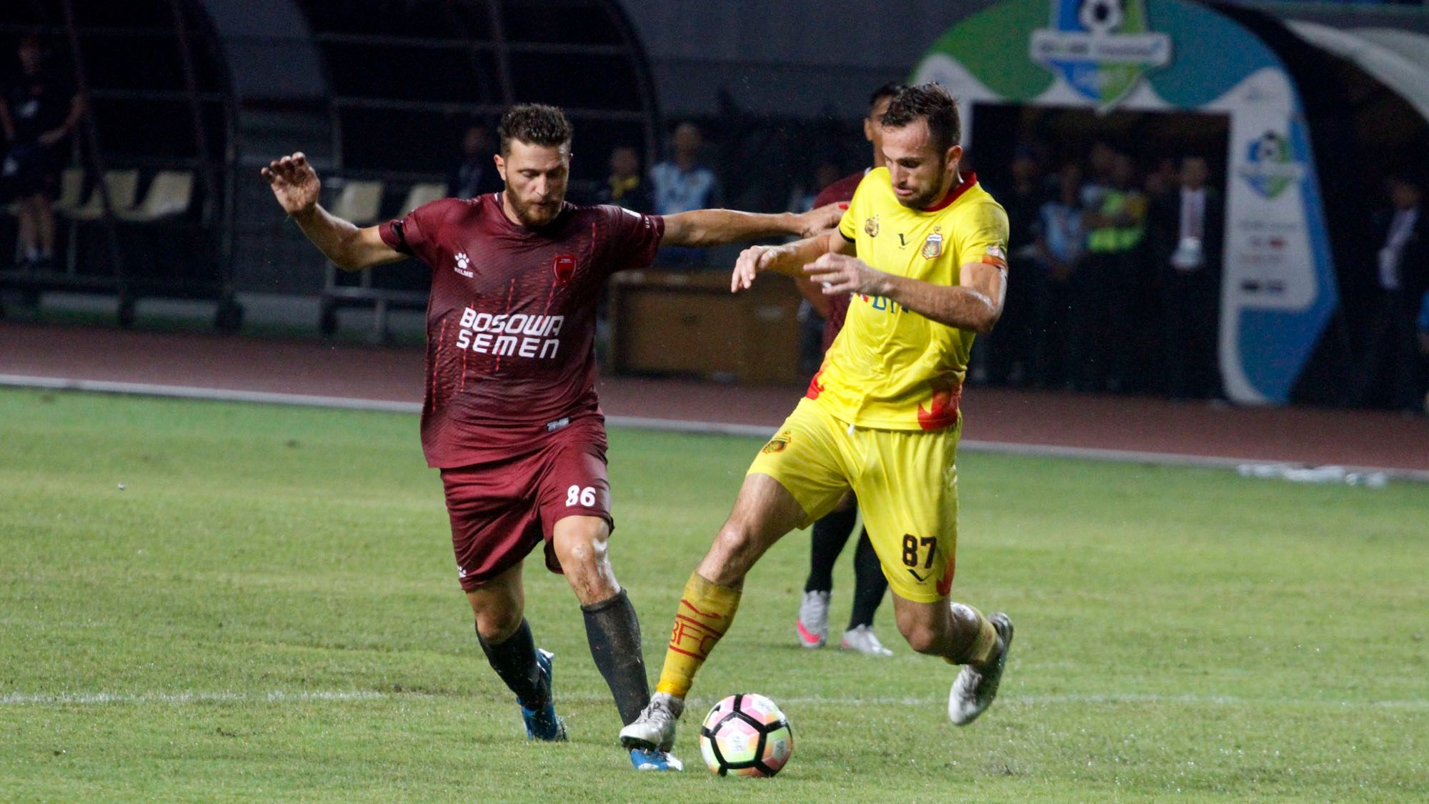 Ilija Spasojevic - Bhayangkara FC & Steven Paulle - PSM Makassar