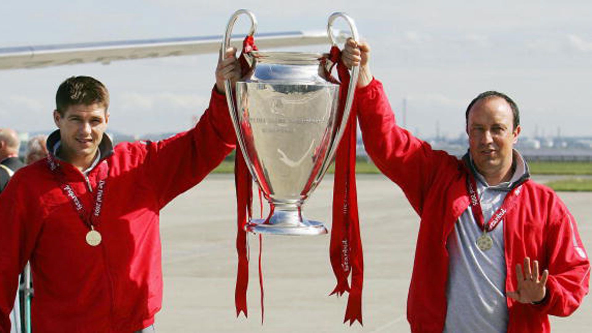 Rafael Benitez Steven gerrard liverpool 2005 cl