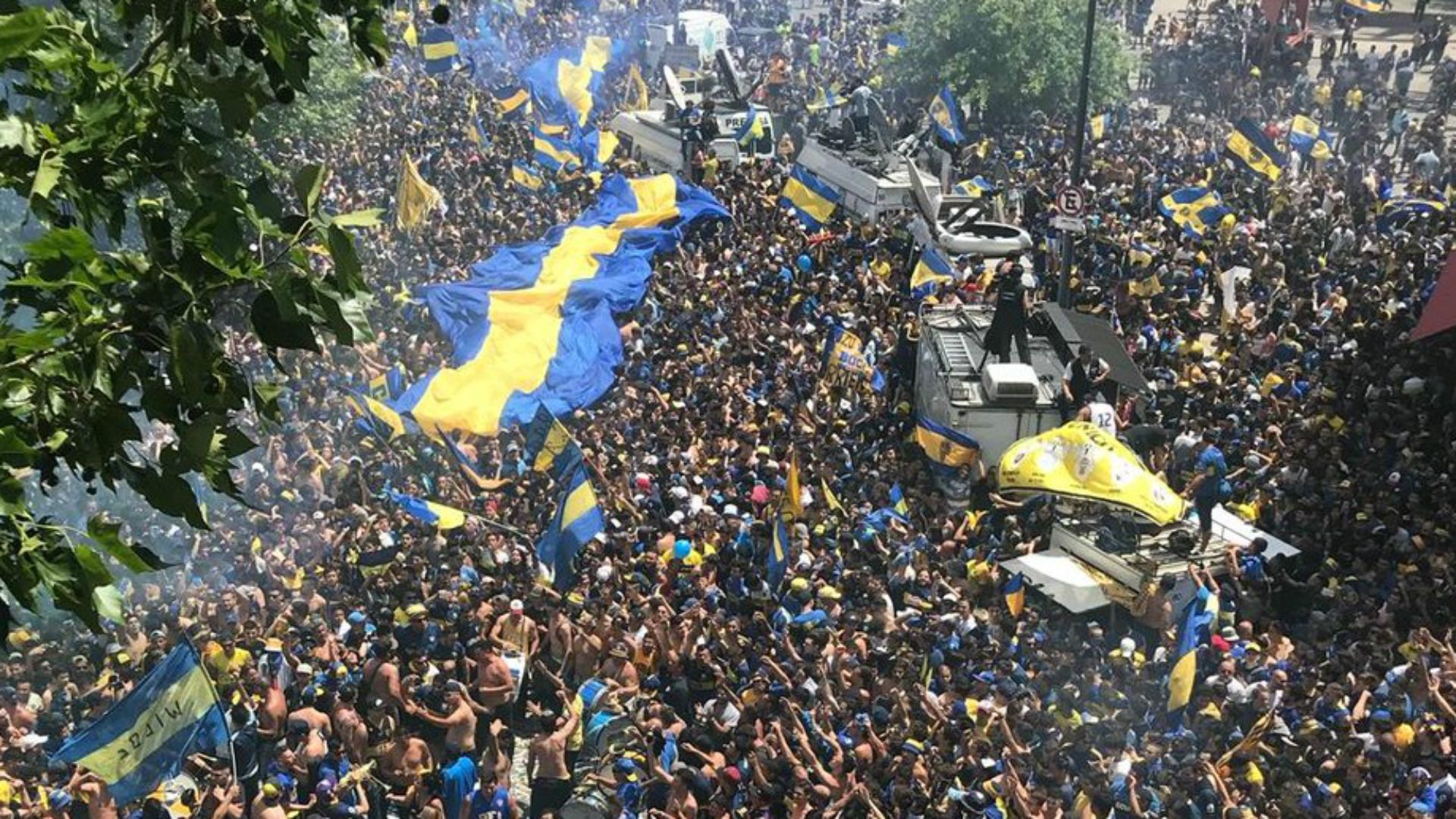 hinchas Boca banderazo Copa Libertadores 24112018
