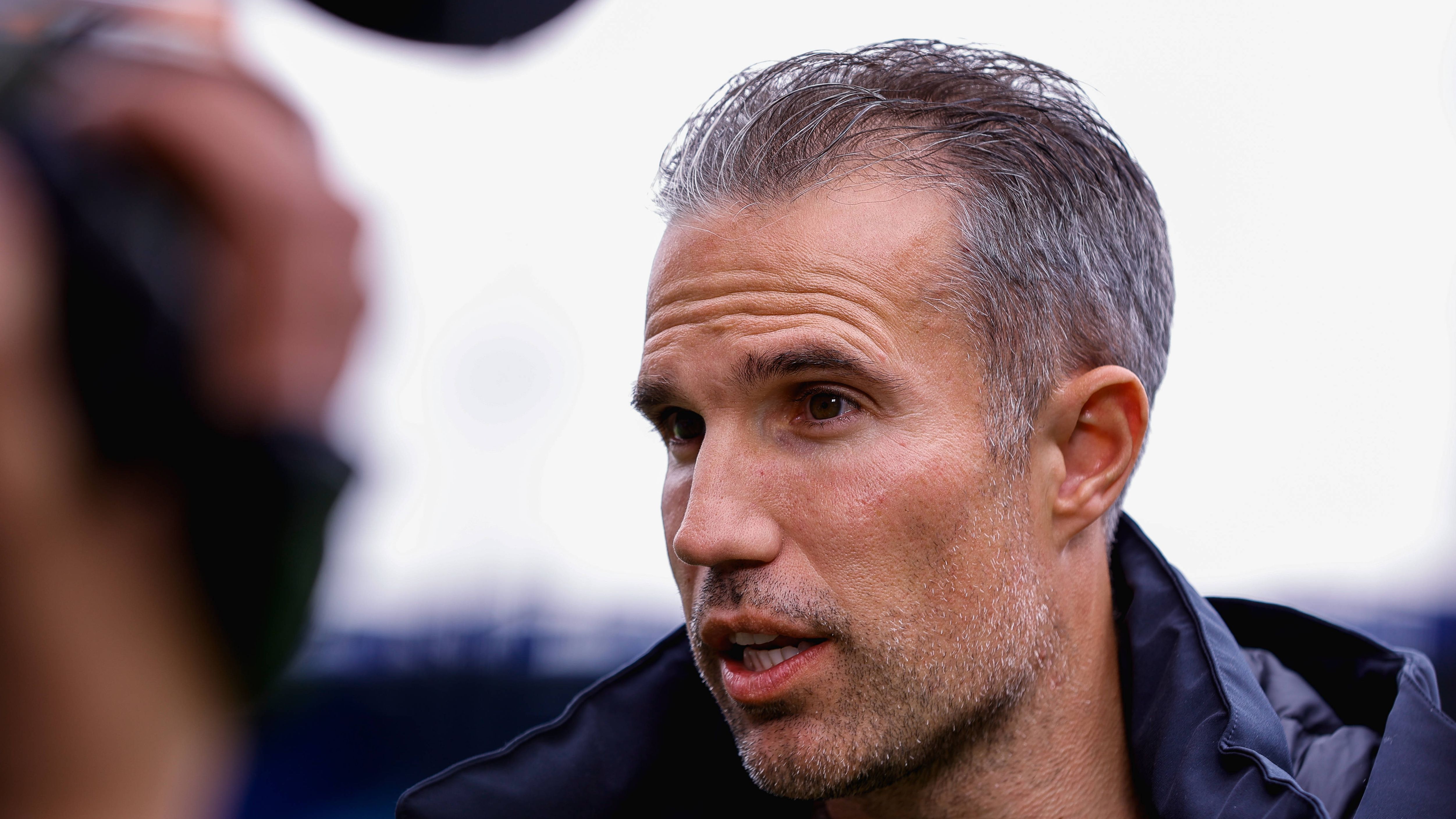 « Le Feyenoord met fin immédiatement à la collaboration avec Robin van Persie. »