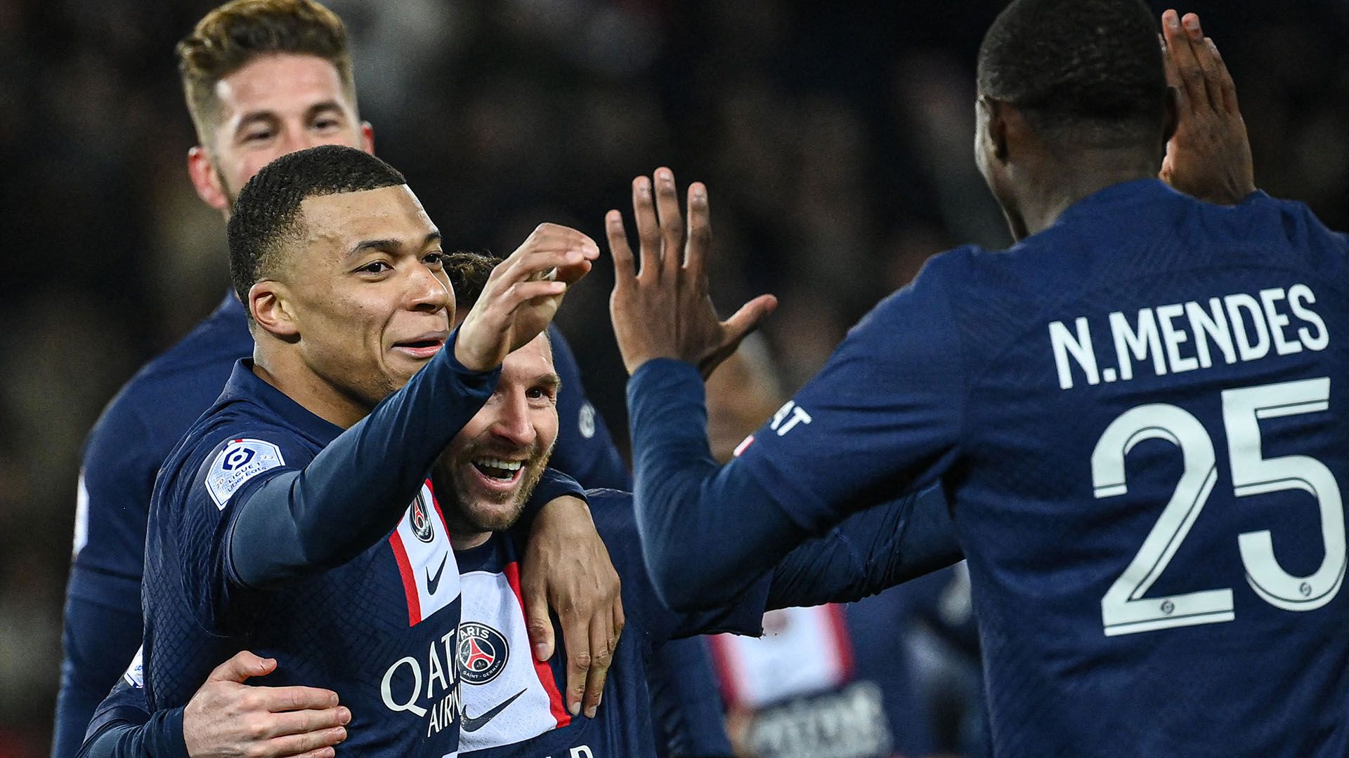 Kylian Mbappe PSG team celebration Nantes 2022-23