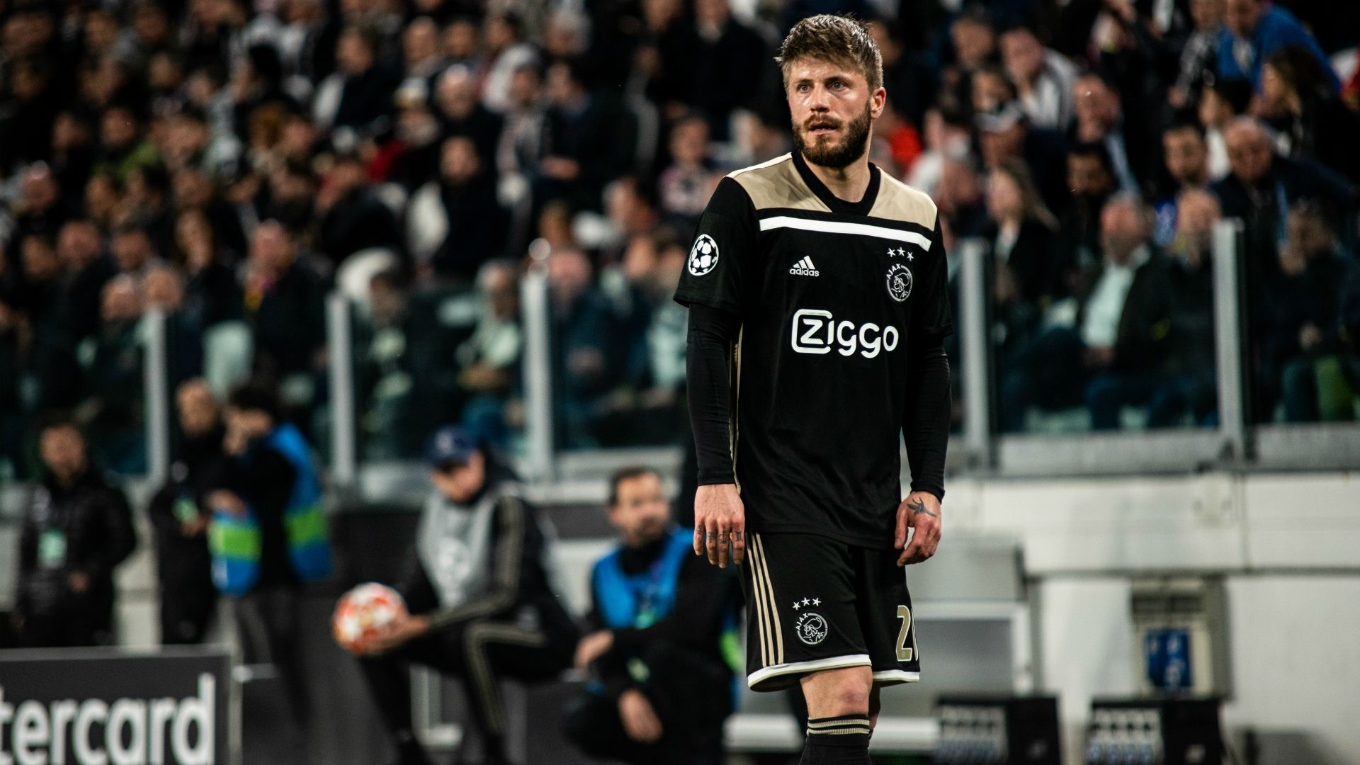 Lasse Schone Ajax 04162019