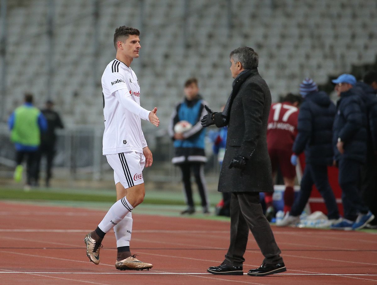 Mario Gomez Senol Gunes Besiktas