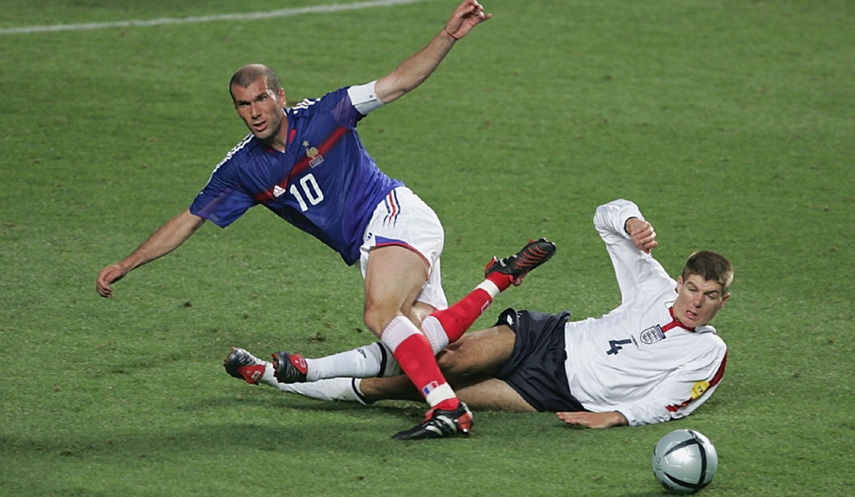 Zinedine Zidane VS Steven Gerrard