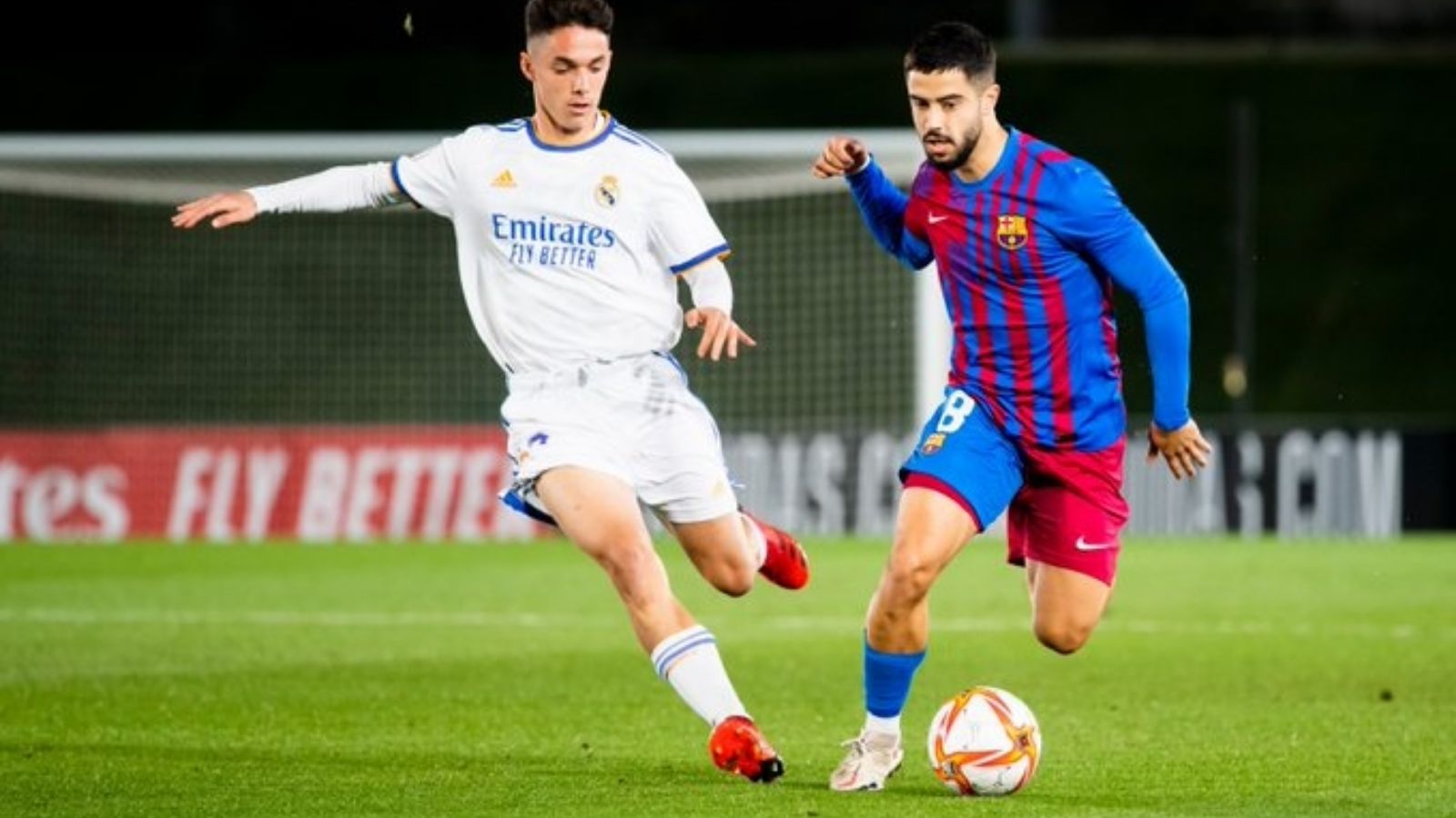 Real Madrid Castilla vs. Barcelona B de la Primera RFEF 2021-2022