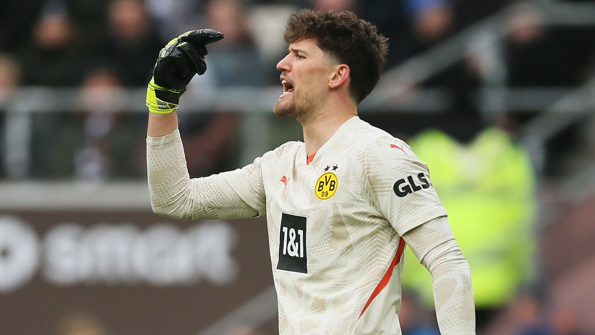 GREGOR KOBEL BORUSSIA DORTMUND