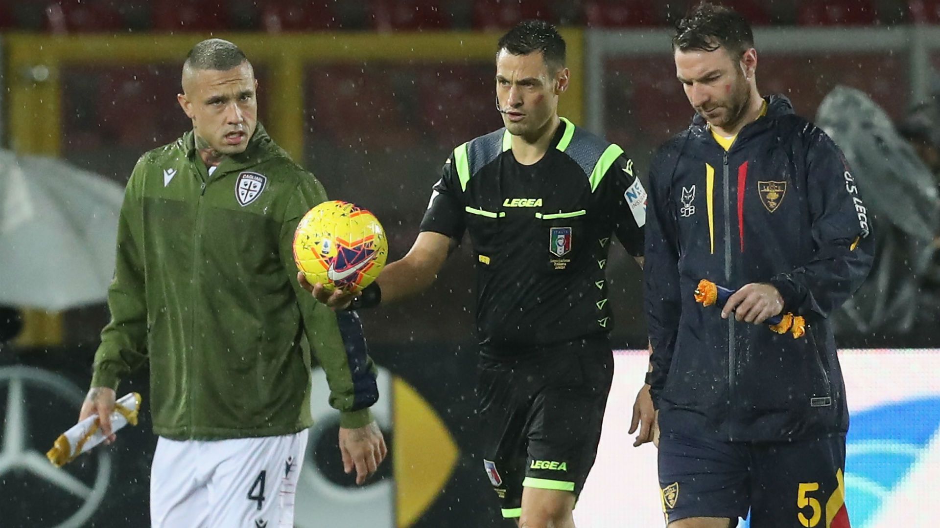 Nainggolan Lucioni Lecce Cagliari Serie A