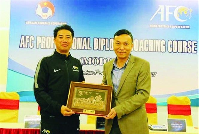 Yusuke Adachi Le Hoai Anh