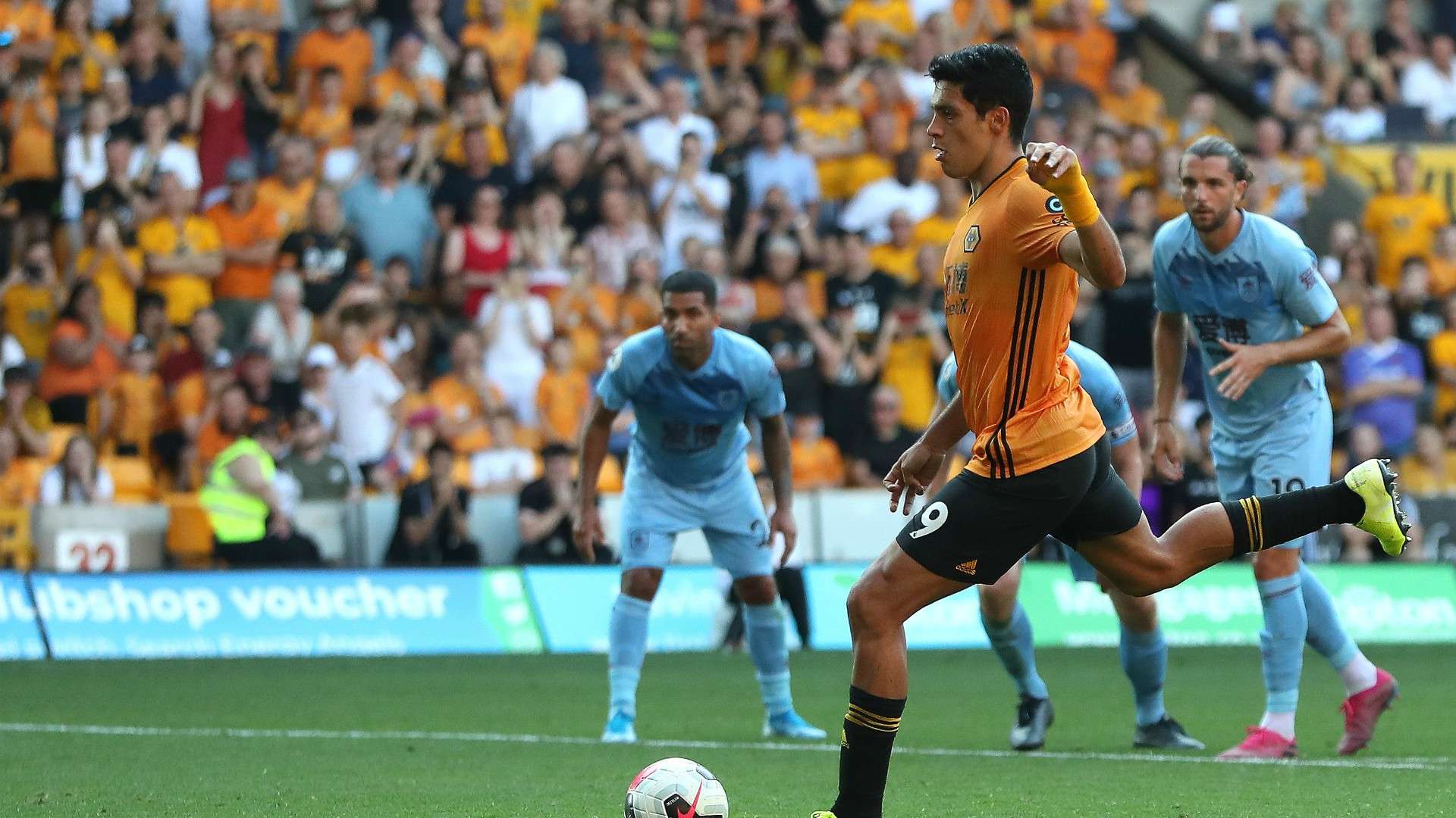 Raúl Jiménez Wolves Burnley