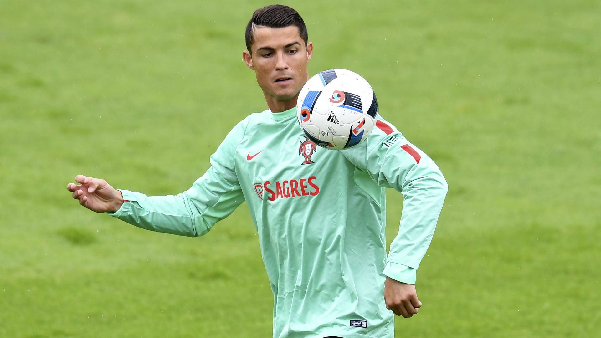 euro 2016 - cristiano ronaldo - portugal training - 20062016