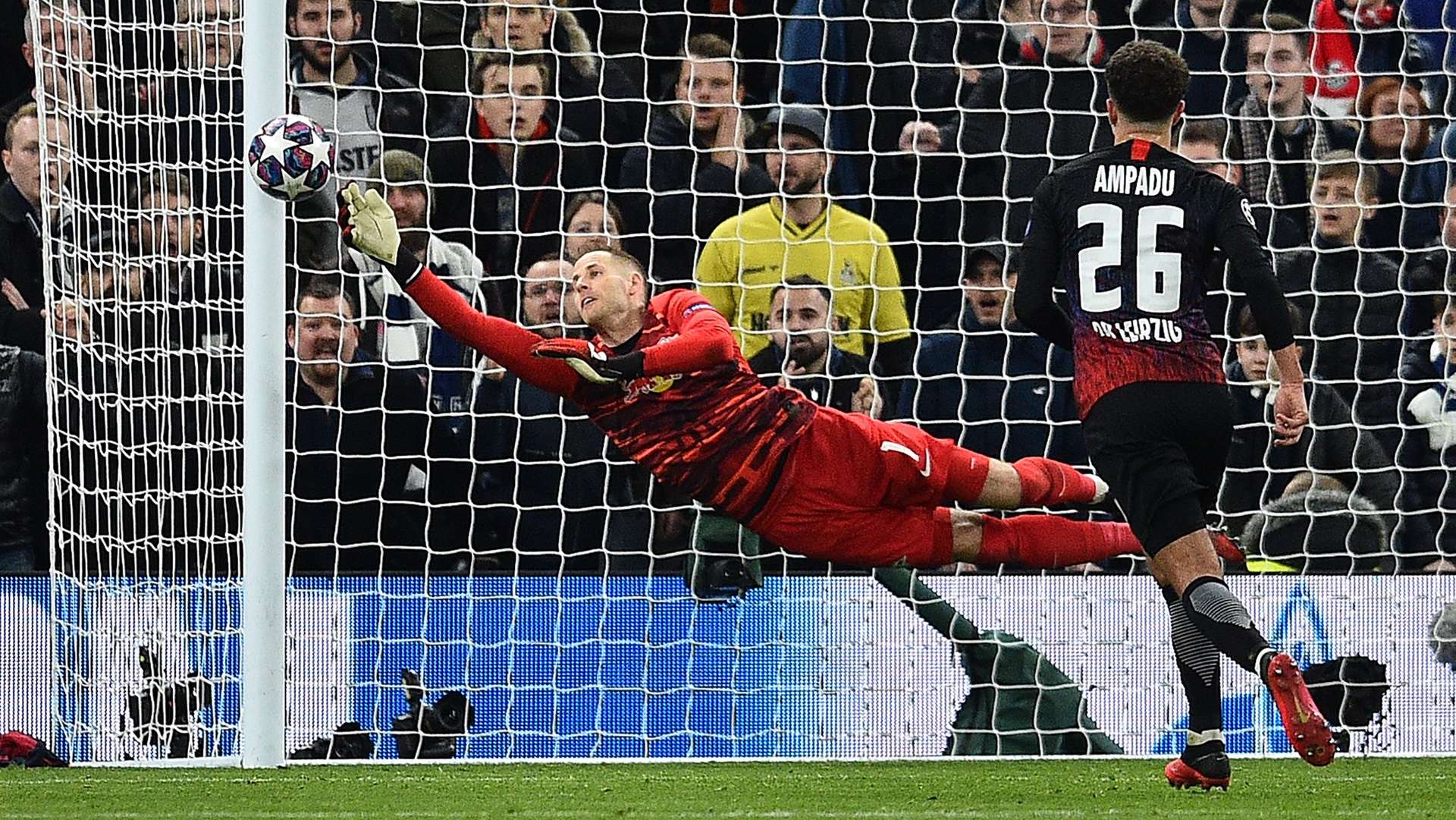 Peter Gulacsi Tottenham Hotspur RB Leipzig Champions League 2020