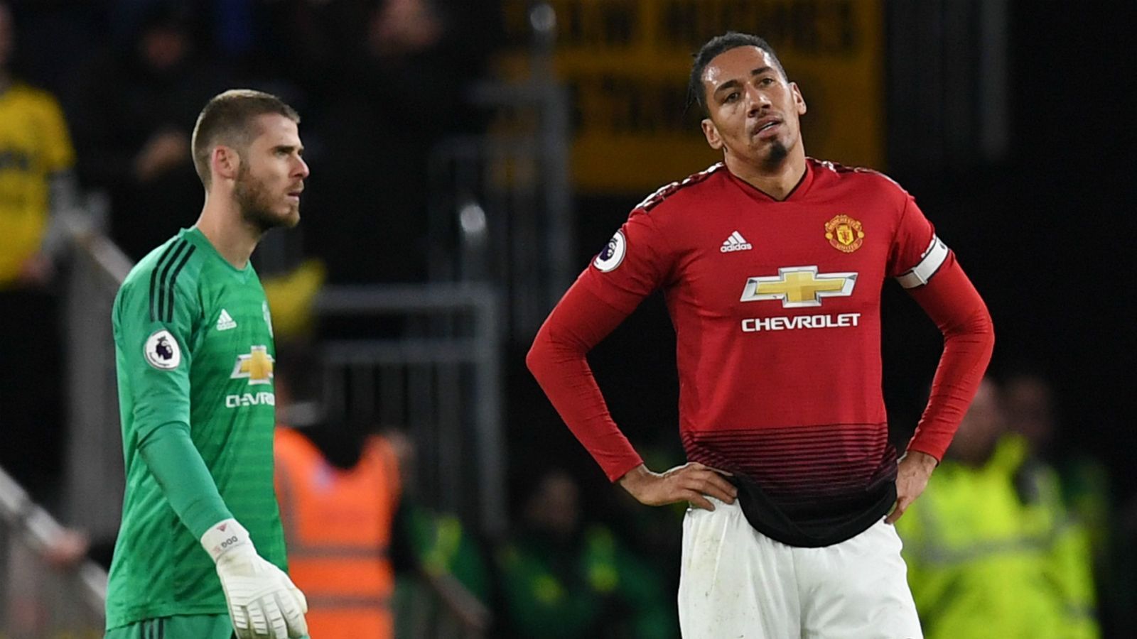 chris-smalling-manchester-united-2018-19_1dfr2vq62tuu61gpafzc5cxz2a