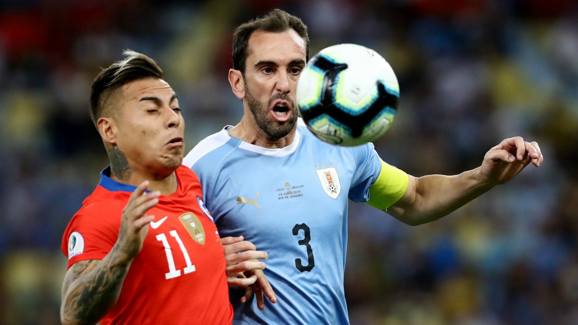 Diego Godín - Eduardo Vargas