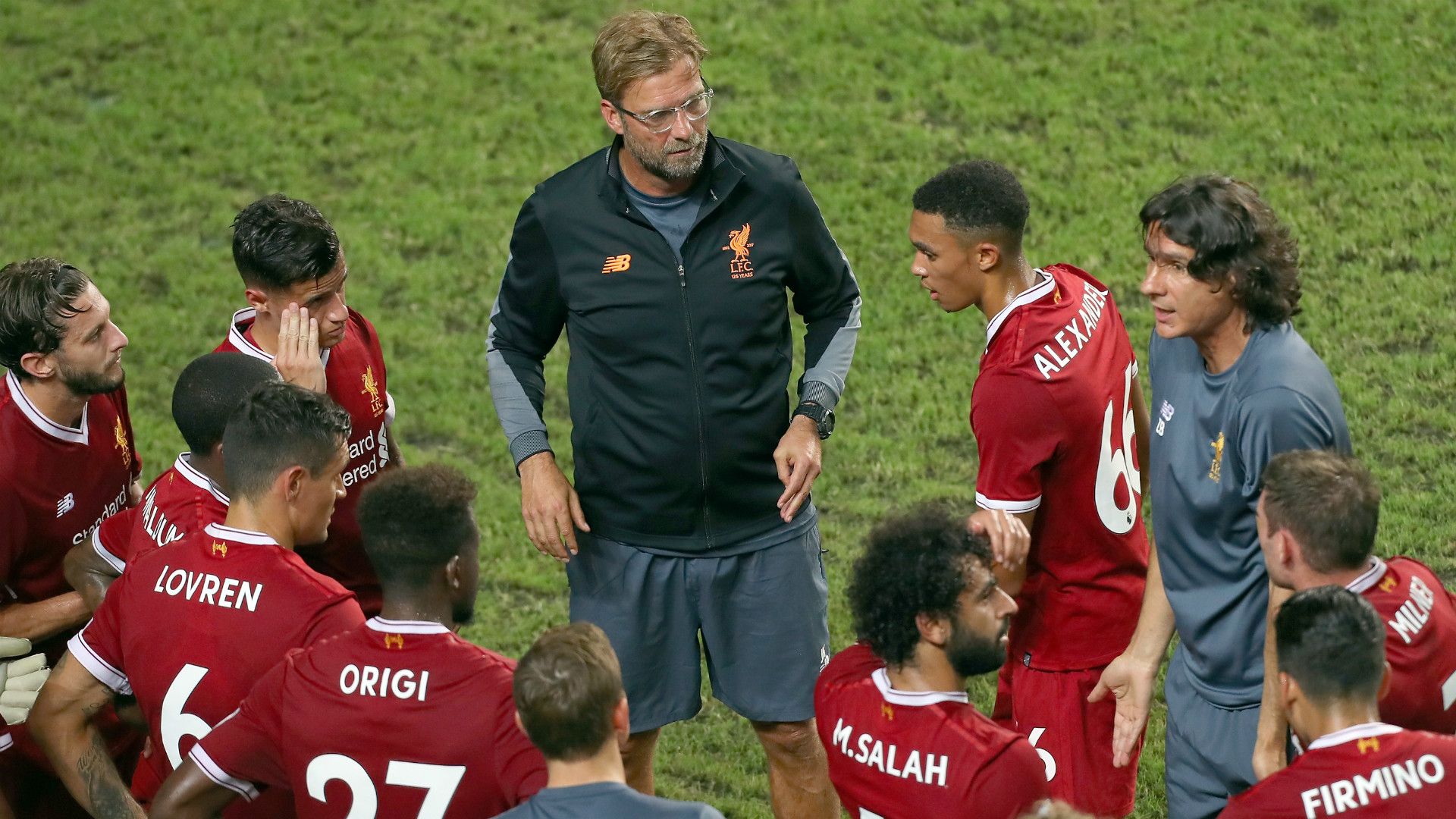HD Jurgen Klopp Liverpool huddle