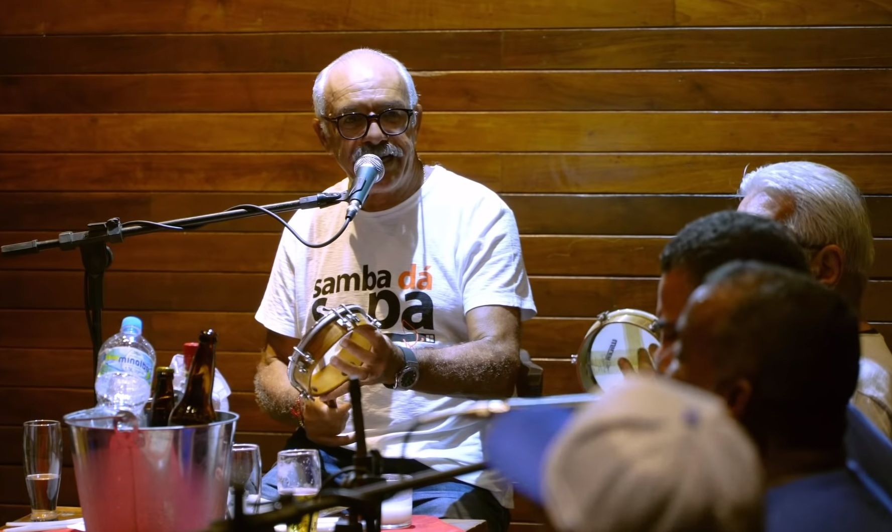 Júnior comanda o Samba da Sopa